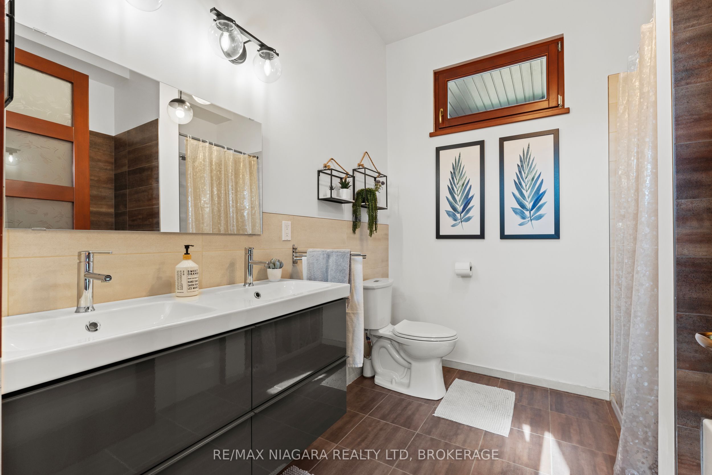 1887 Dominion Road Property Photo 24