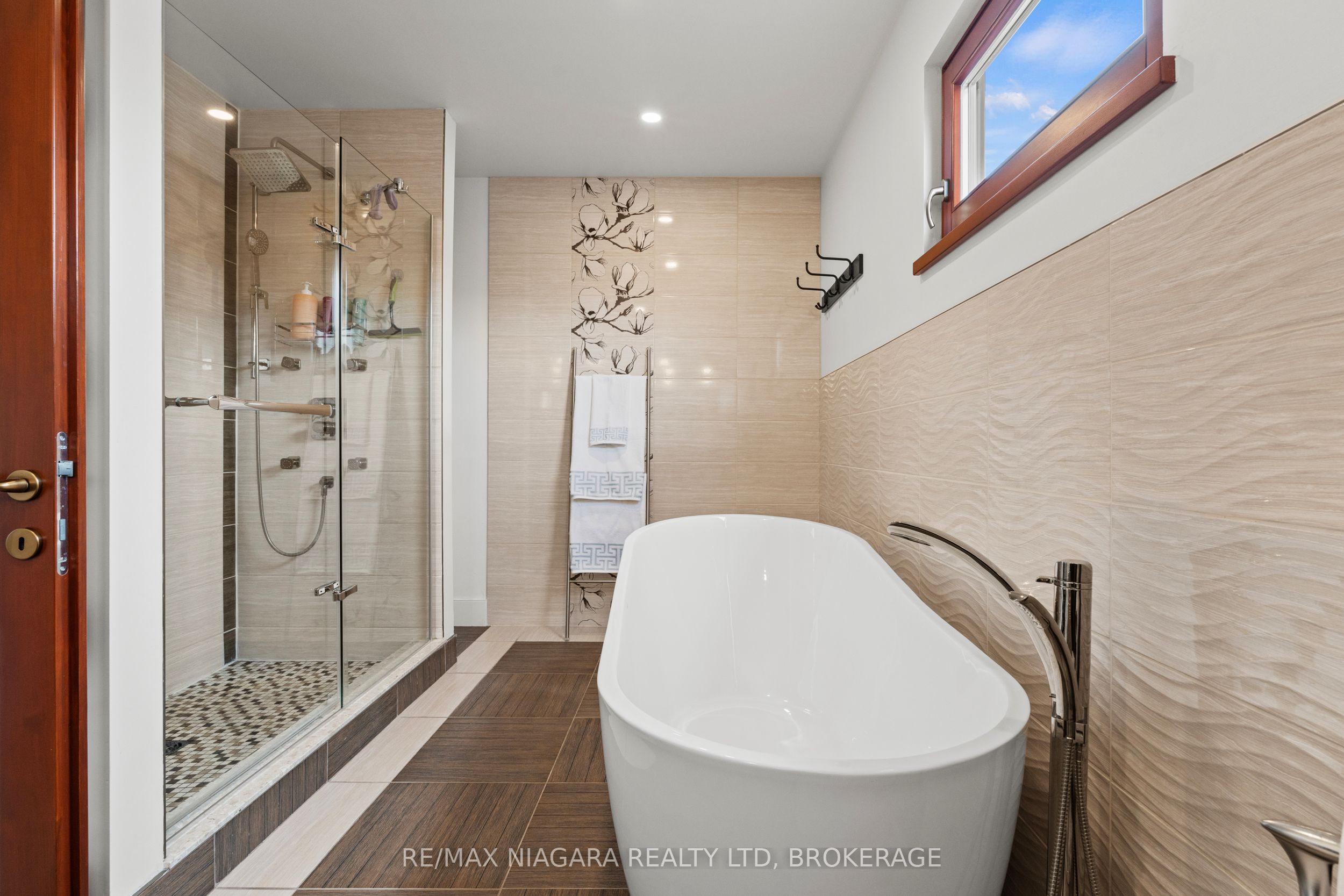 1887 Dominion Road Property Photo 34