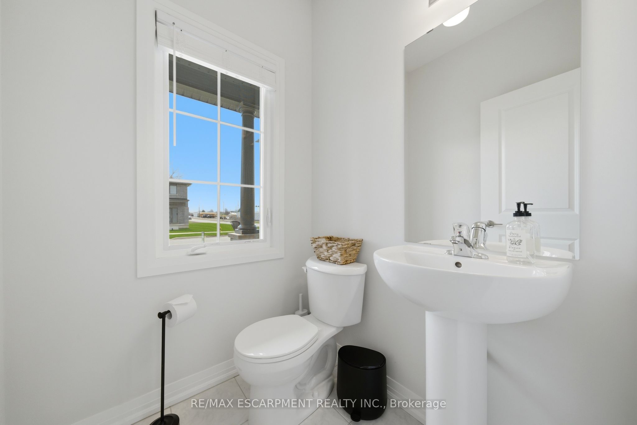 778 Bradford Avenue Property Photo 7