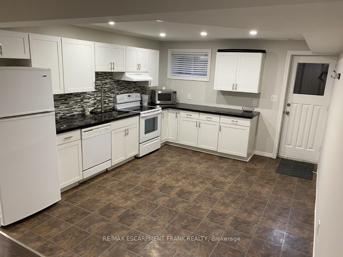 86 Chatham Street Lower Property Photo 10