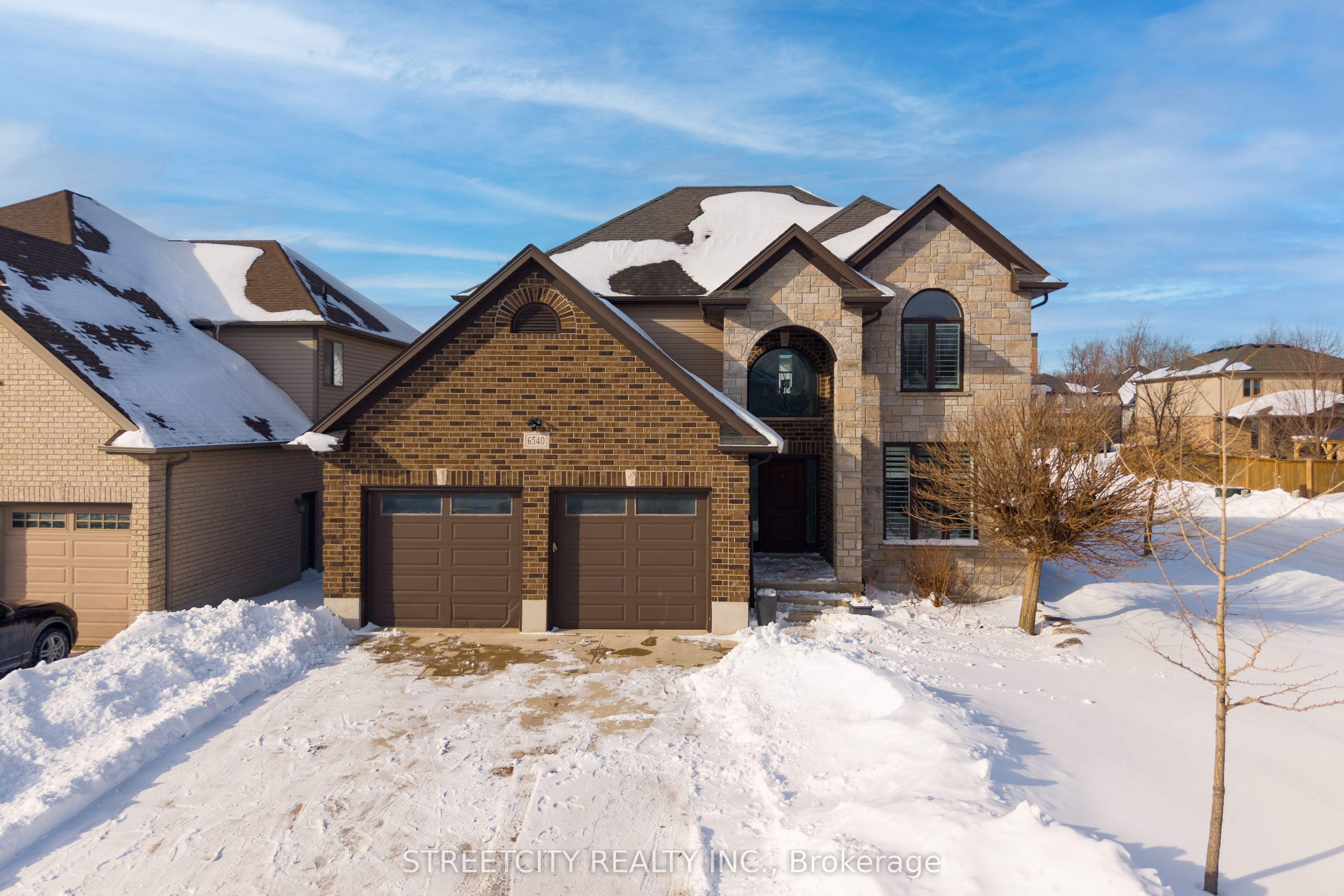 6540 Upper Canada Cross Property Photo 1