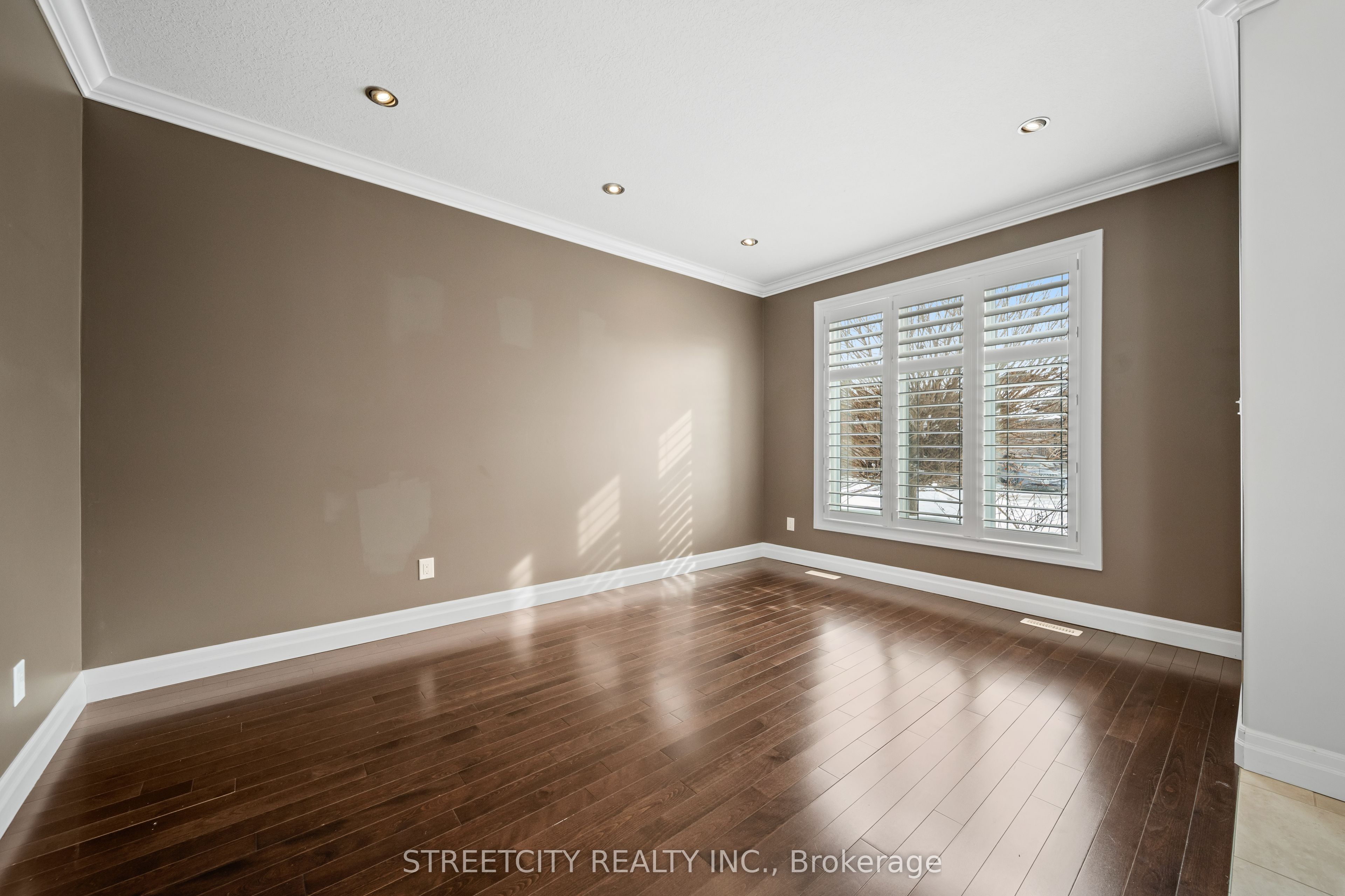 6540 Upper Canada Cross Property Photo 4