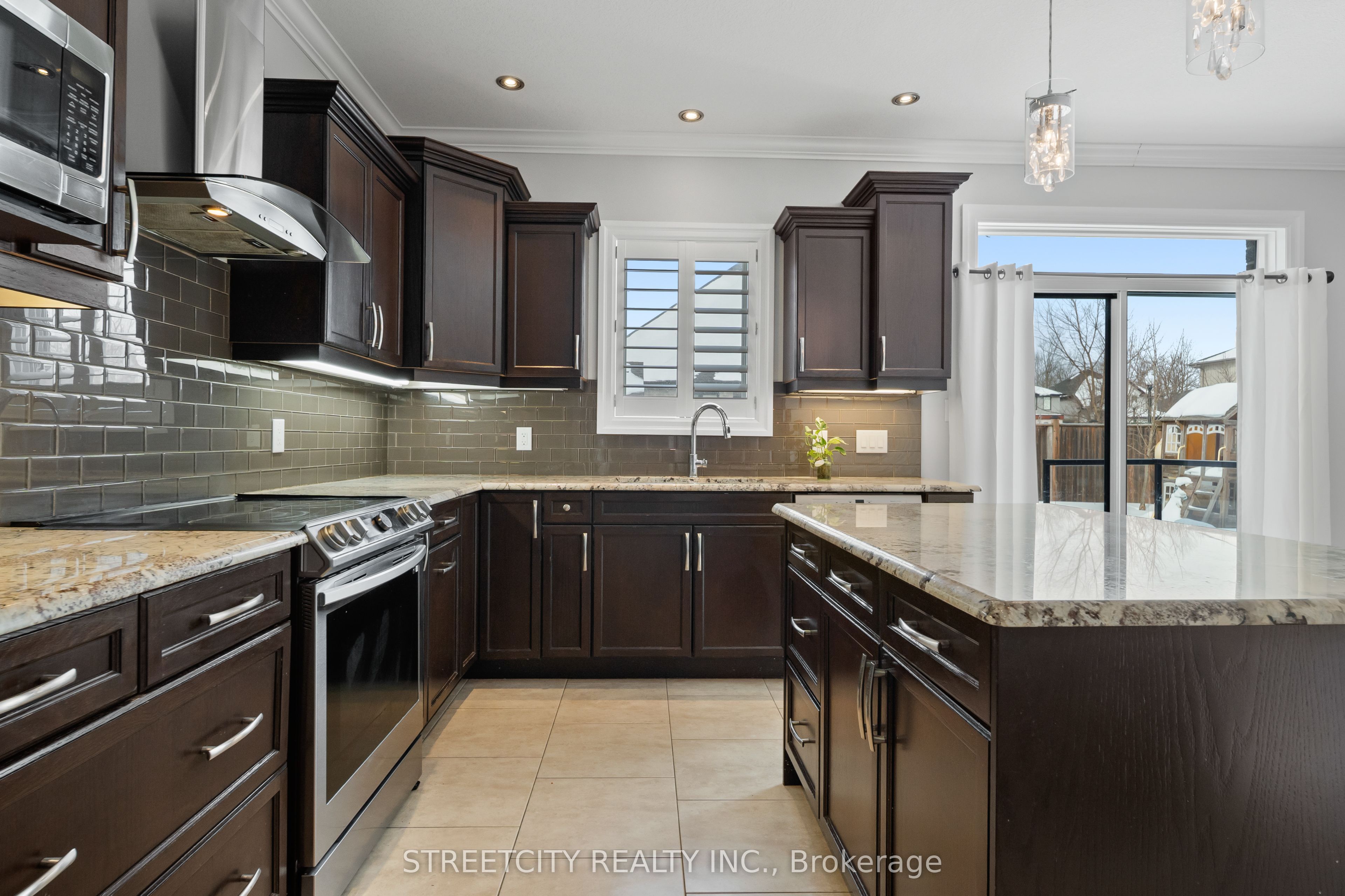 6540 Upper Canada Cross Property Photo 14