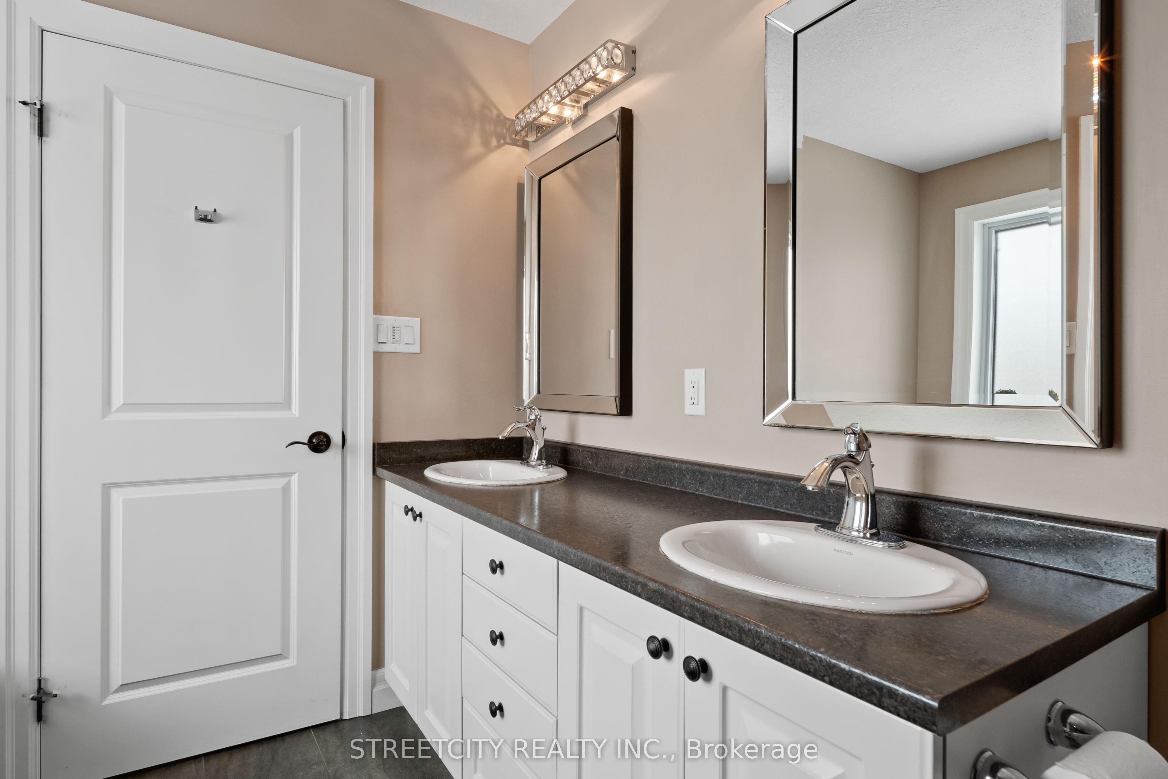 6540 Upper Canada Cross Property Photo 24