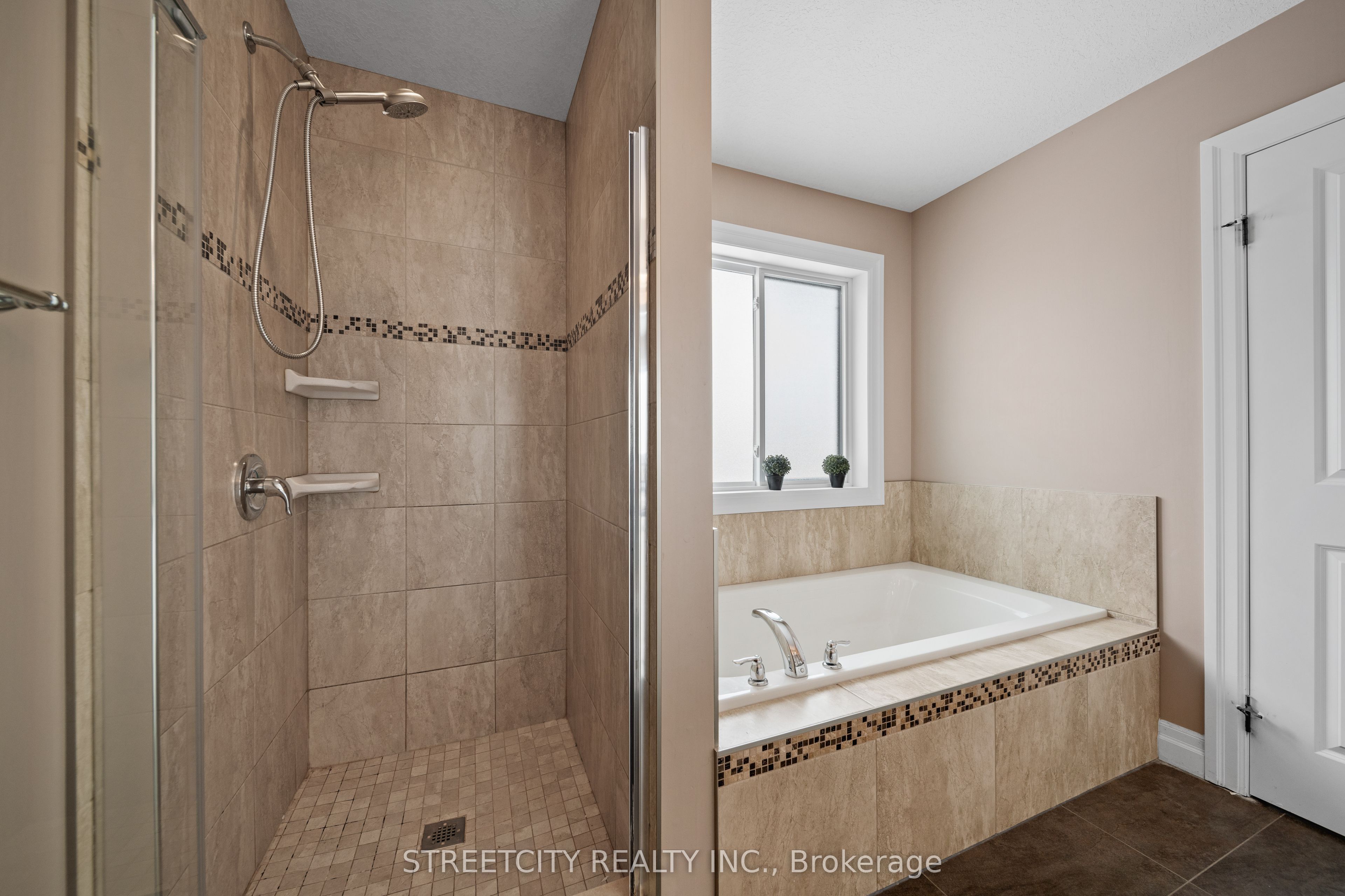 6540 Upper Canada Cross Property Photo 25