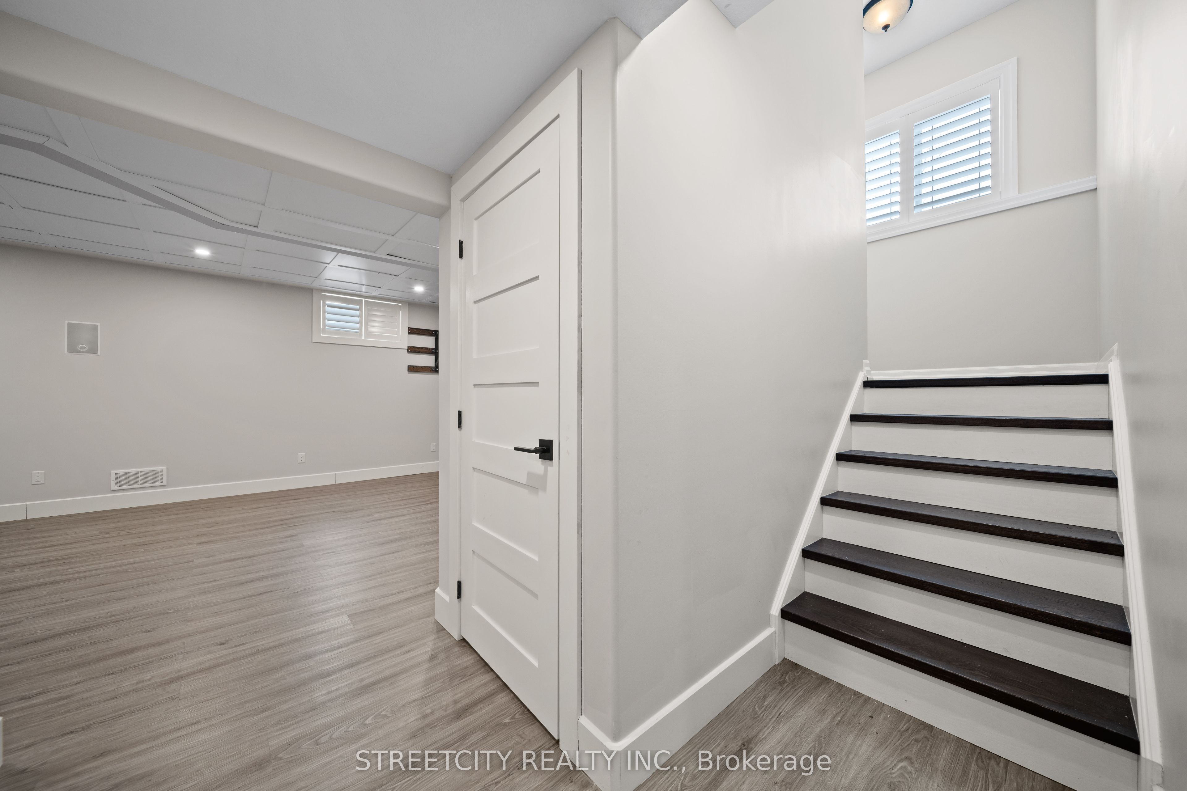 6540 Upper Canada Cross Property Photo 36