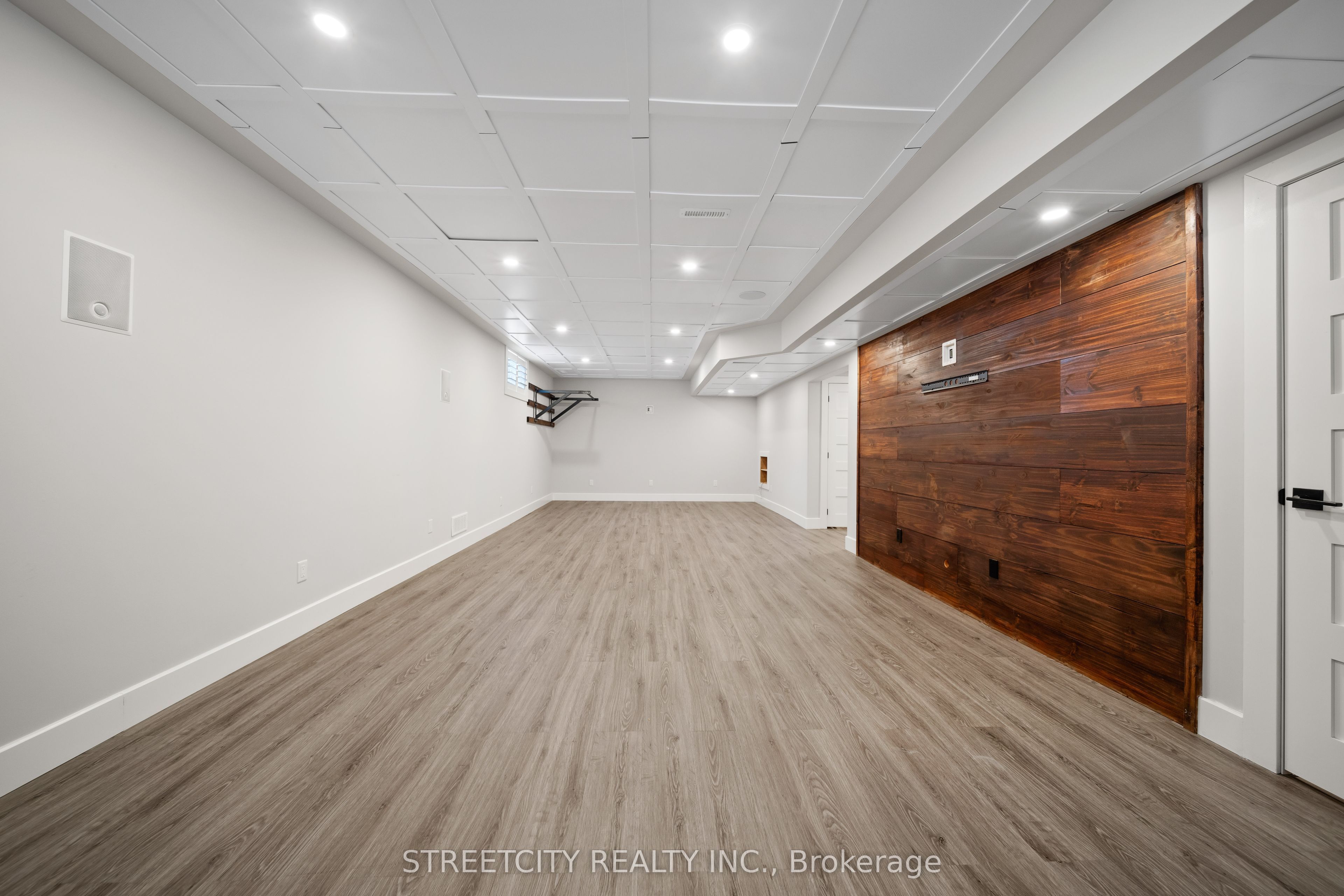 6540 Upper Canada Cross Property Photo 39