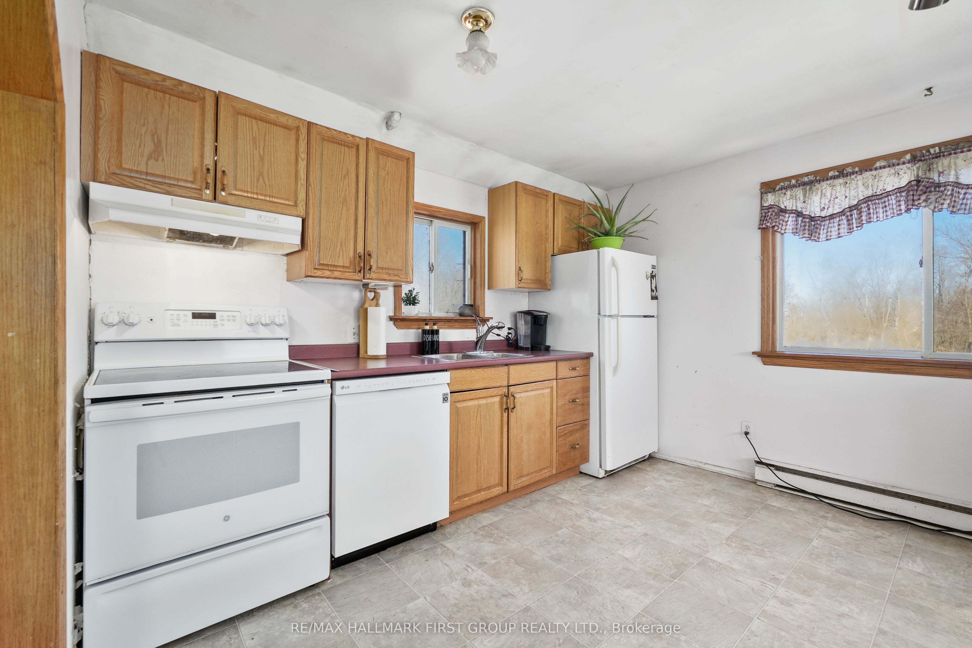 19 Halstead Road Property Photo 9