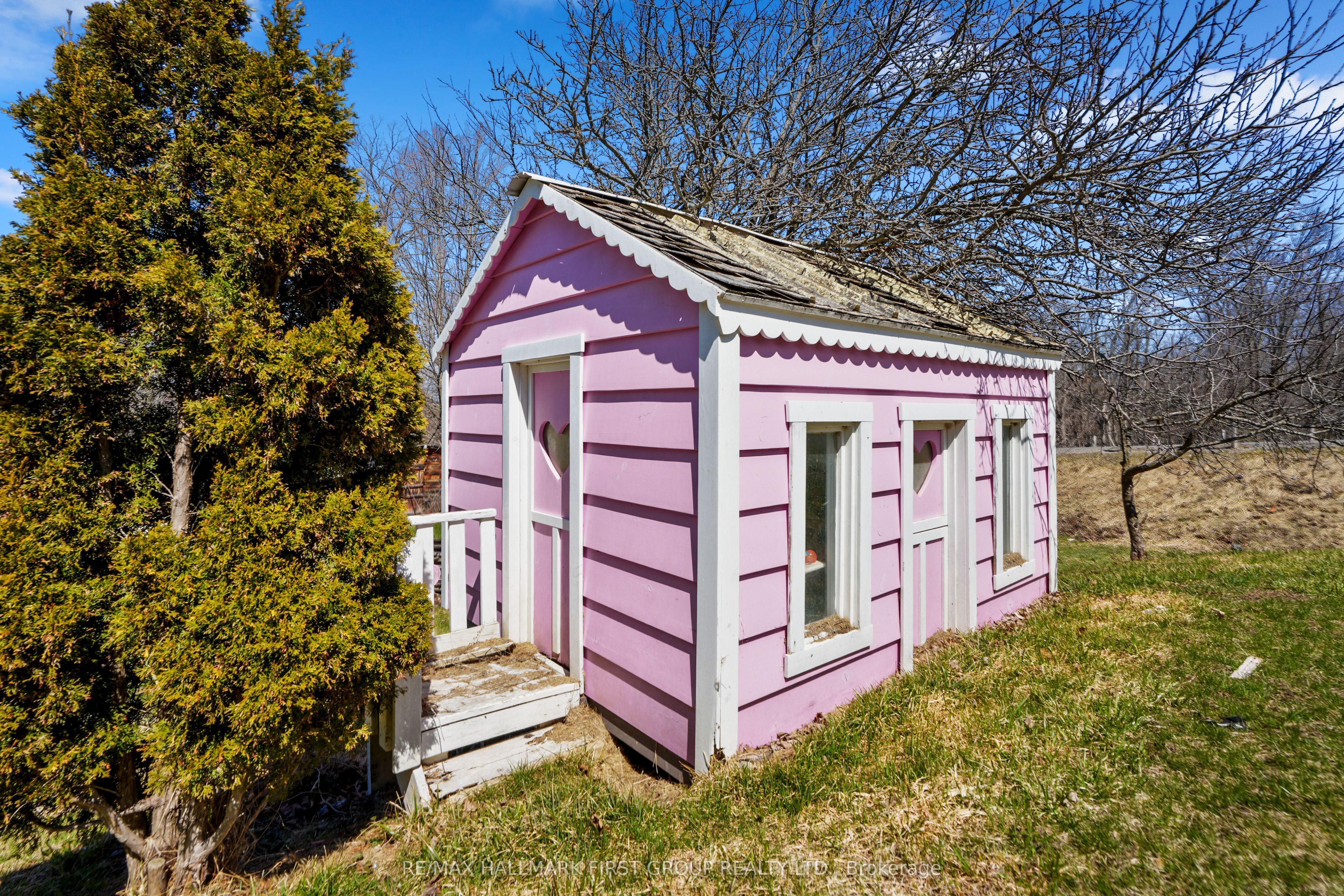 19 Halstead Road Property Photo 36