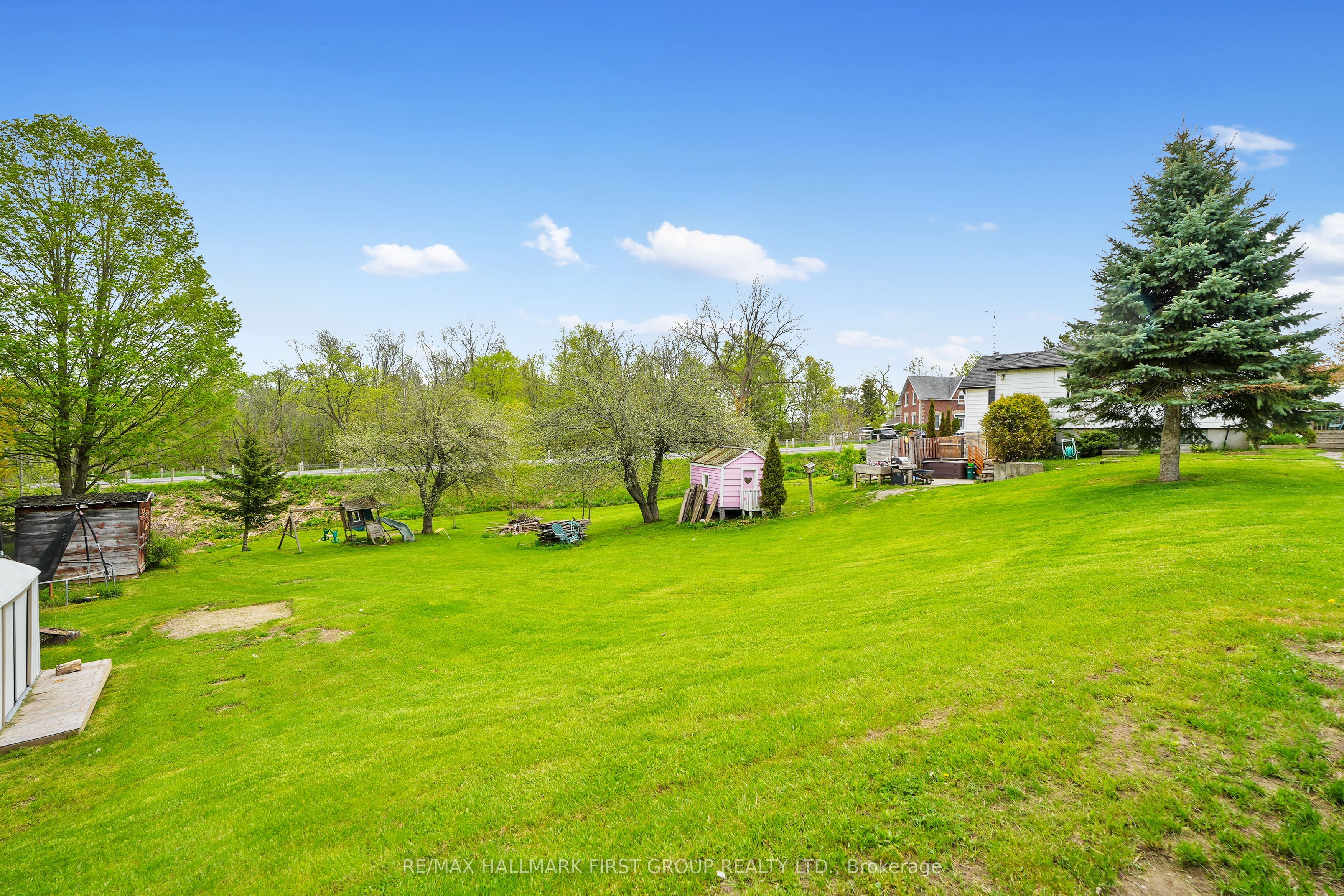 19 Halstead Road Property Photo 37