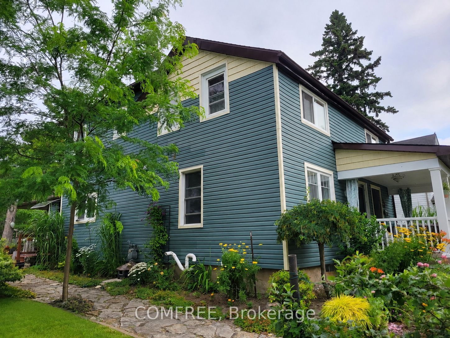 136 John Street Property Photo 2