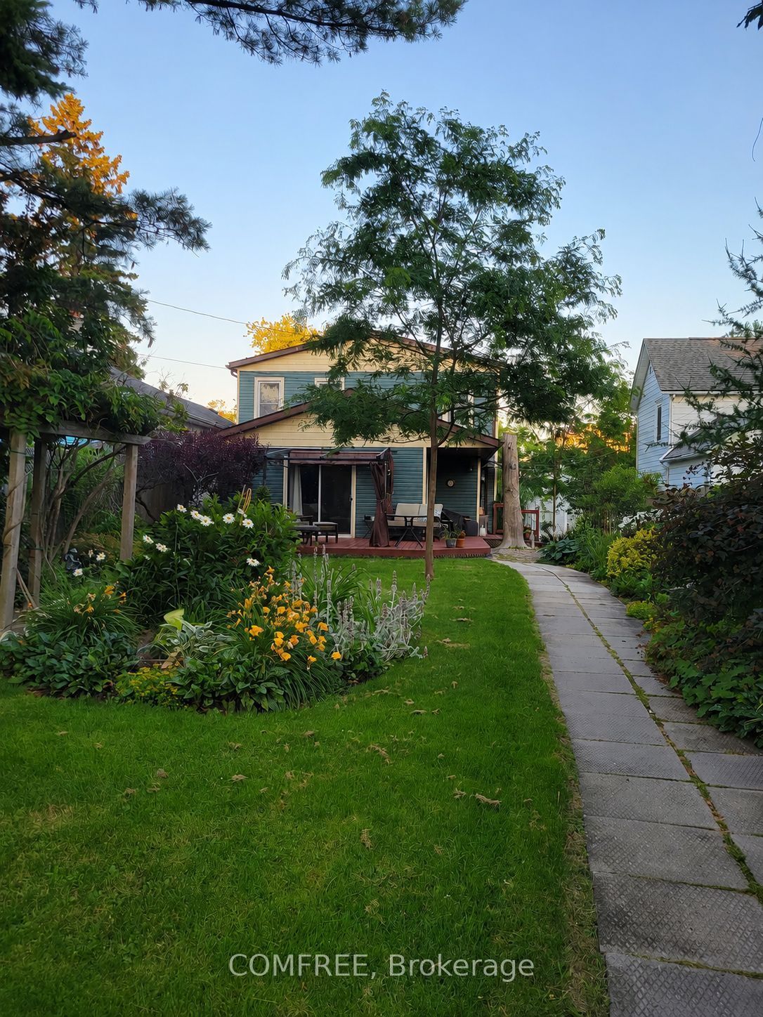 136 John Street Property Photo 33