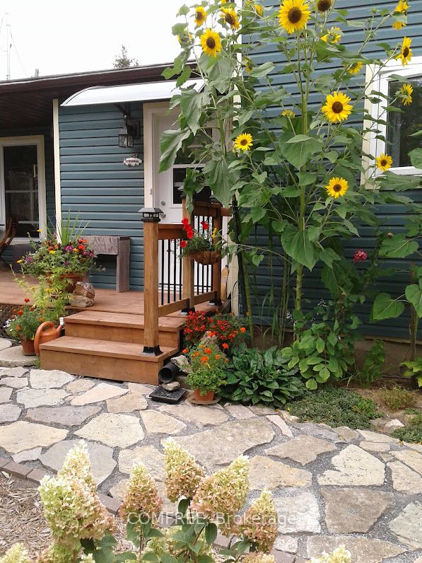 136 John Street Property Photo 36