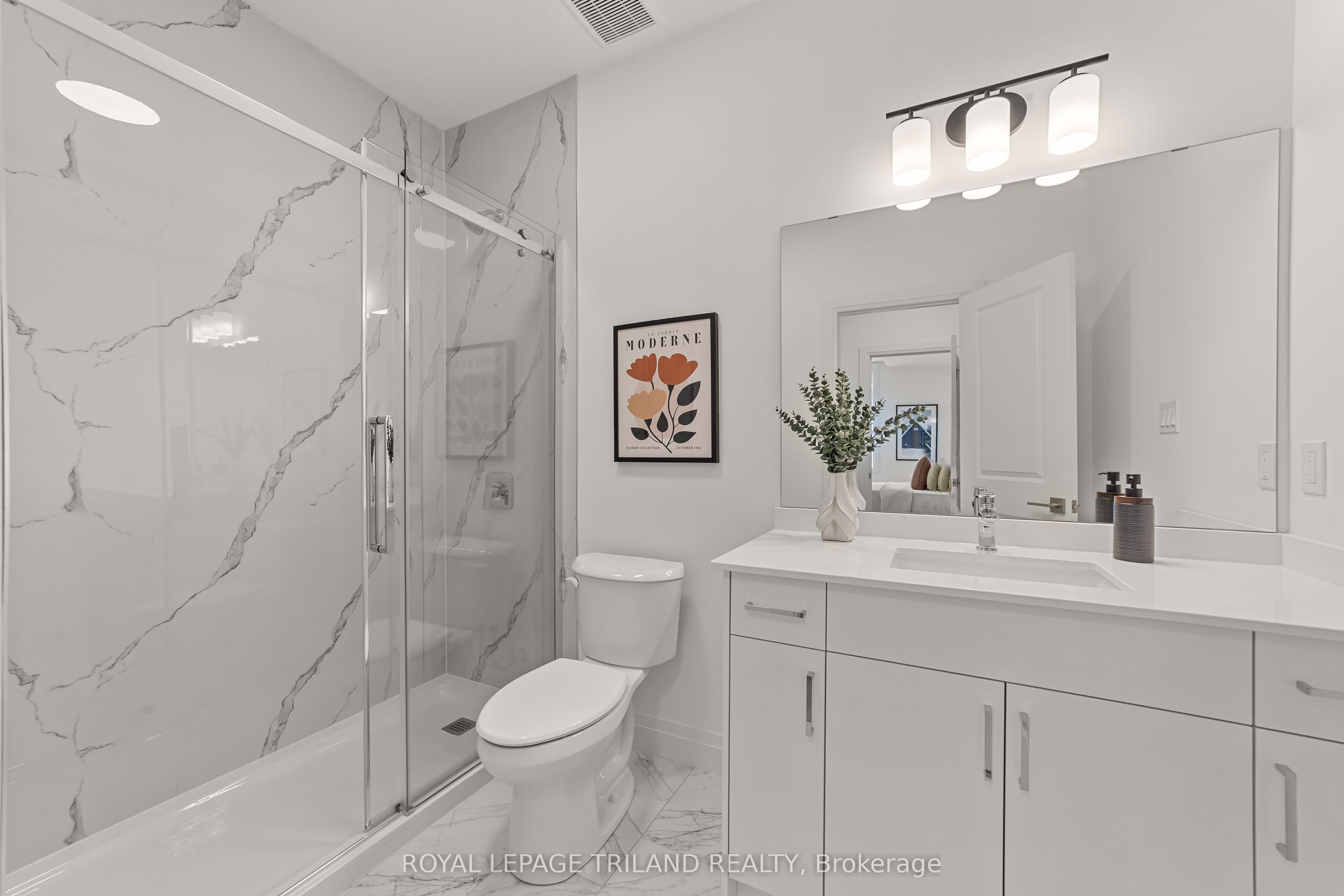 955 Catalpa Square Property Photo 7