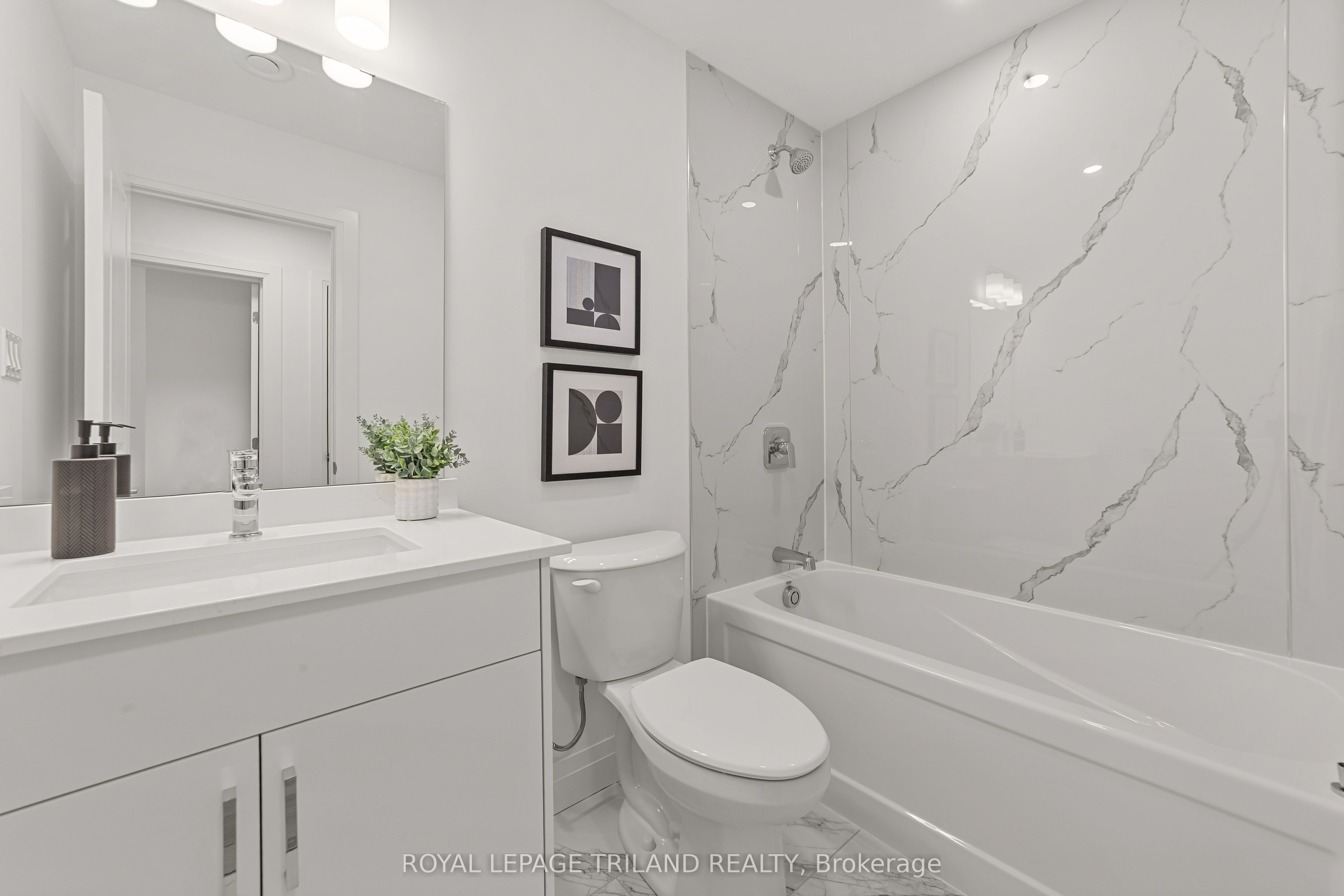 955 Catalpa Square Property Photo 9
