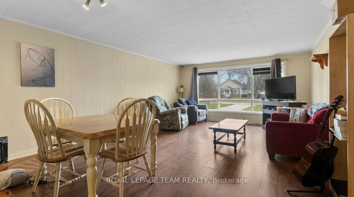 47 Daniel Street S Property Photo 5