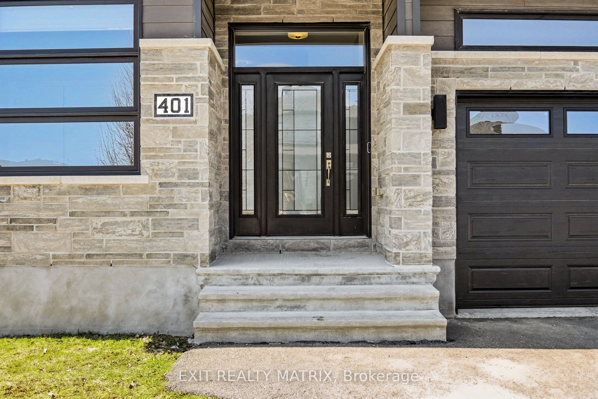 401 Bruges Street Property Photo 2
