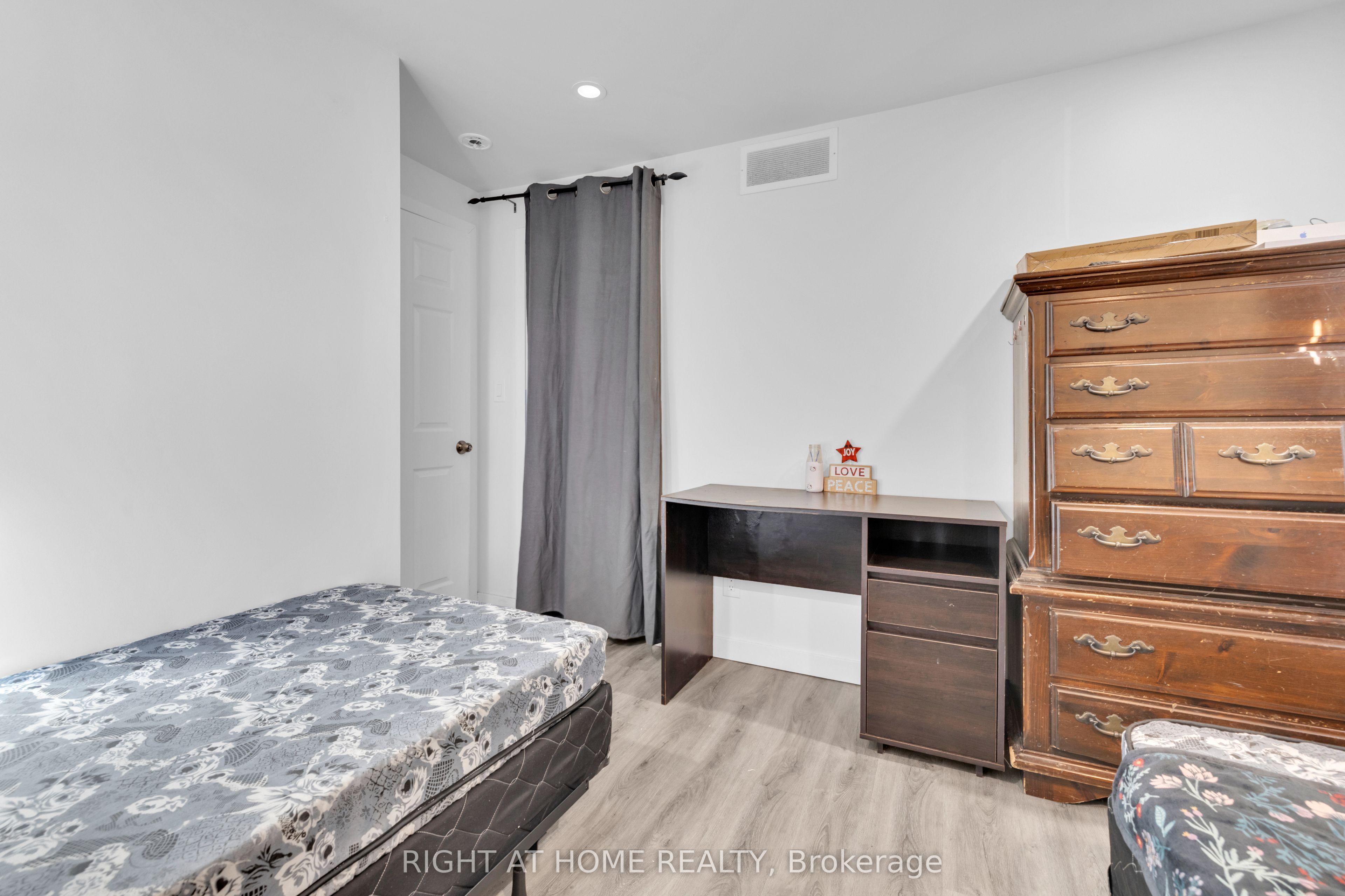 539 Campbell Avenue Property Photo 16