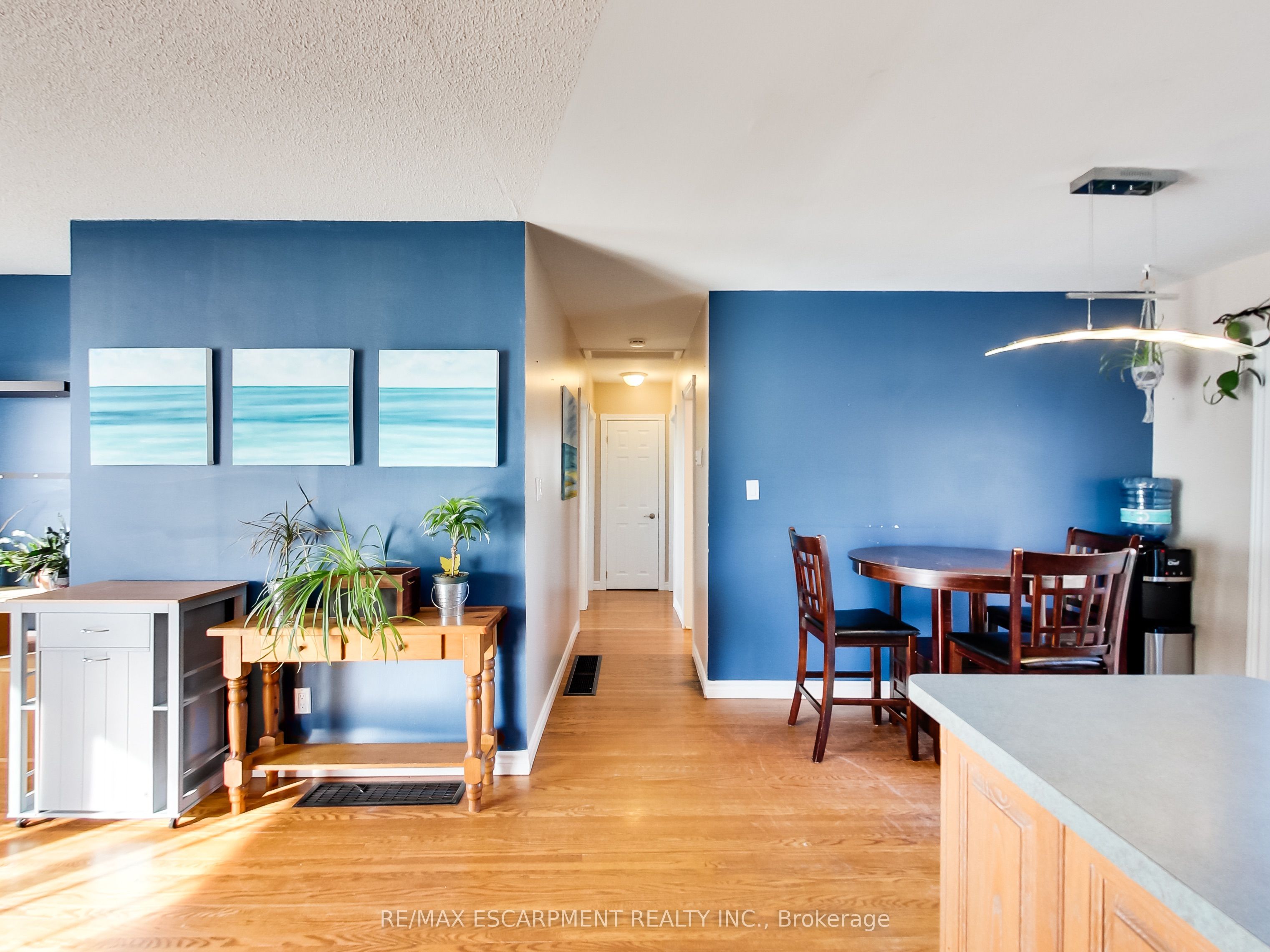 9183 Silver Street Property Photo 7