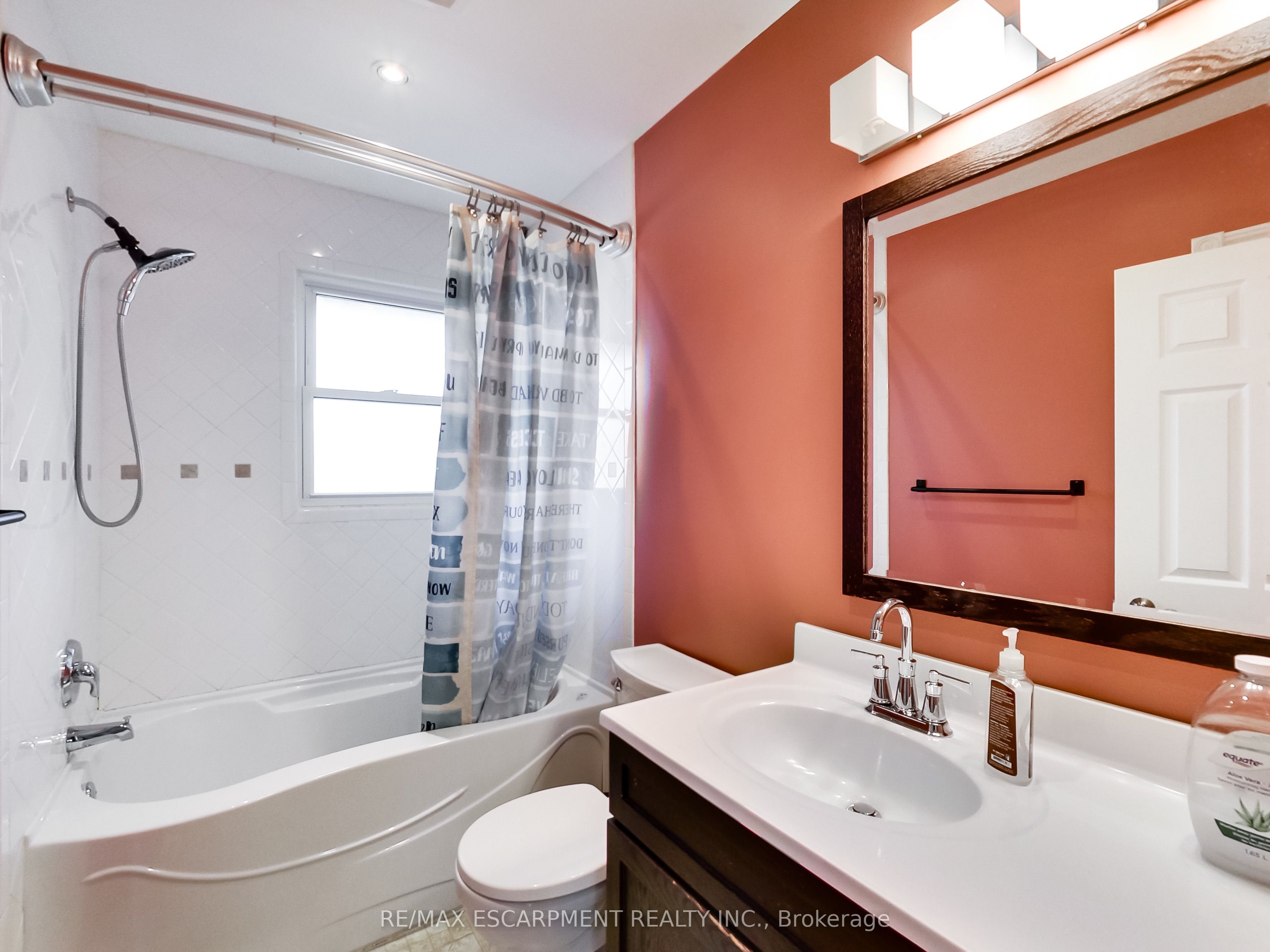 9183 Silver Street Property Photo 19