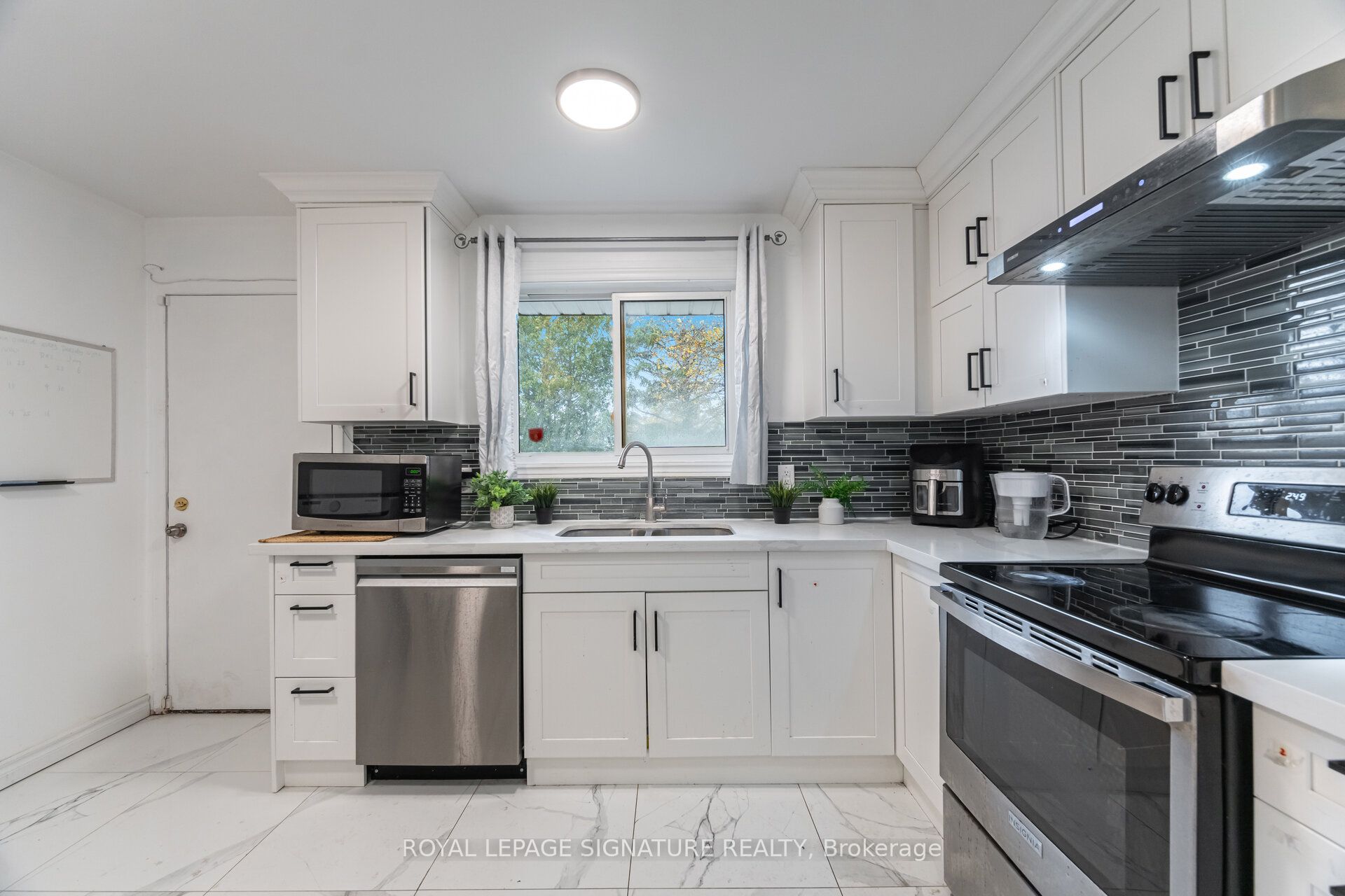 406 Tamarack Drive Property Photo 13