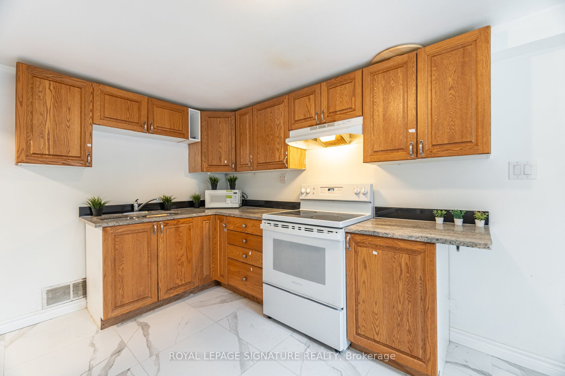 406 Tamarack Drive Property Photo 32
