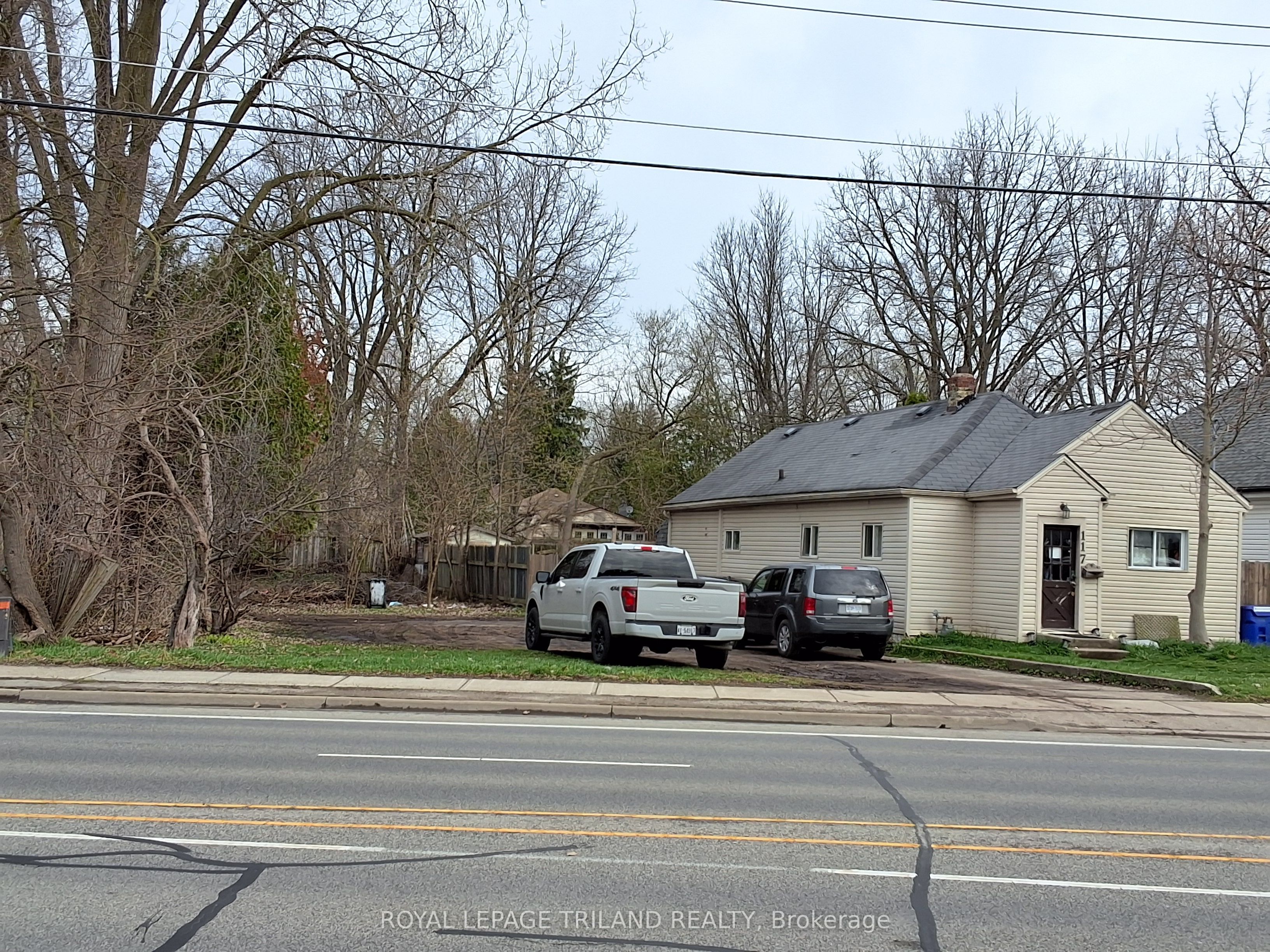 121 Riverside Drive Property Photo 4