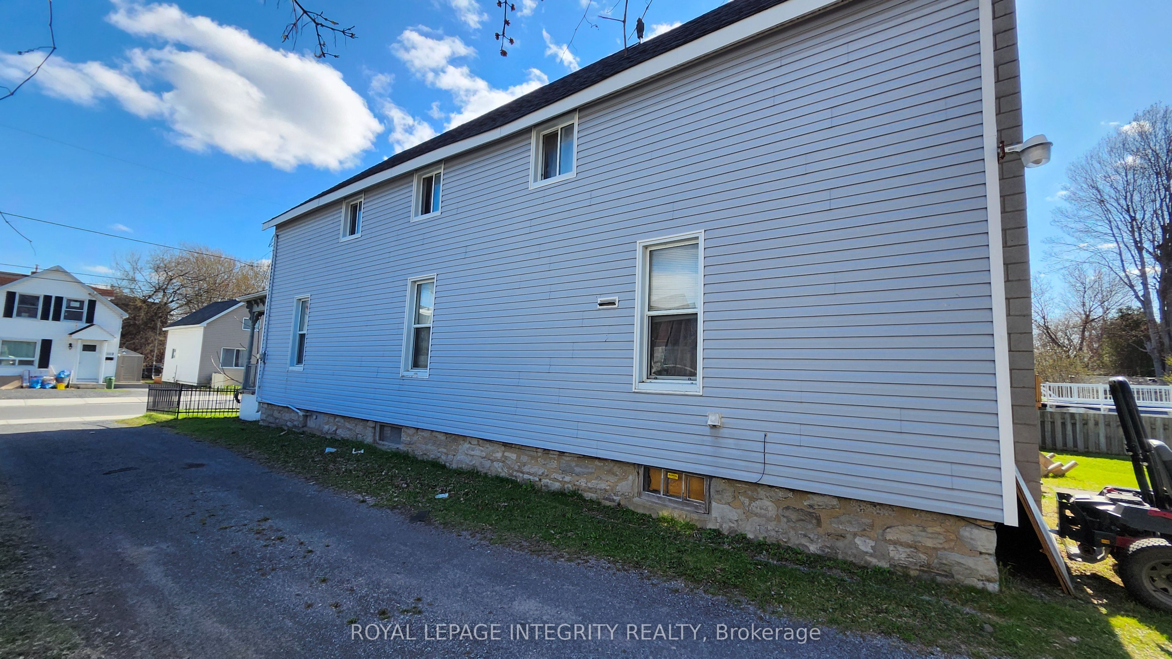 439 3rd Street E Property Photo 3