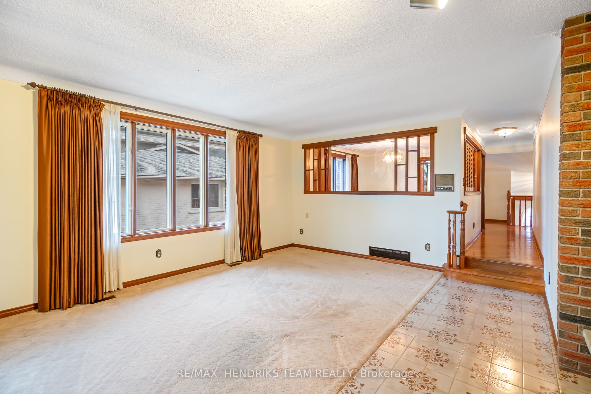85 Westgate Park Drive Property Photo 14