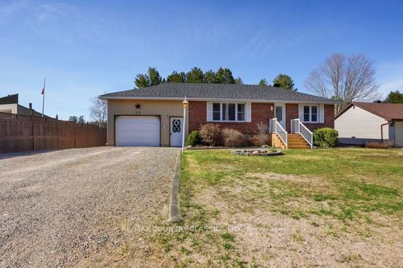 99 Maple Street Property Photo 2