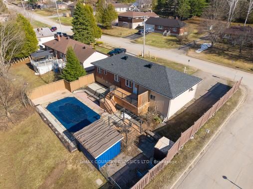 99 Maple Street Property Photo 10