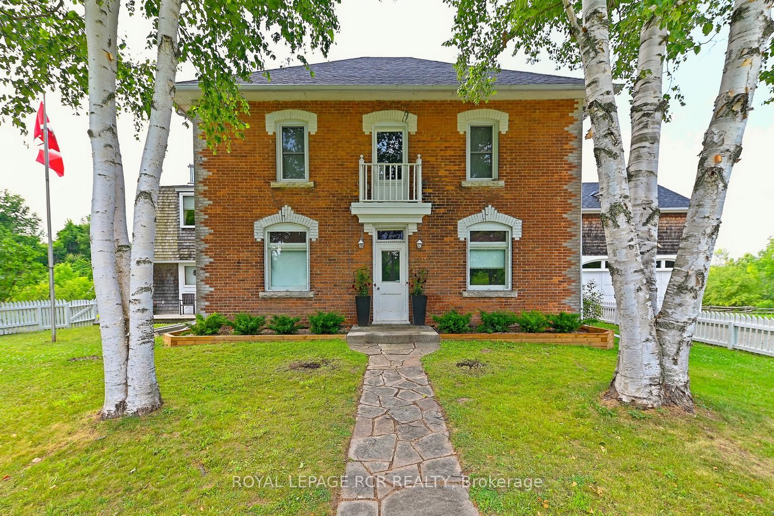836206 4th Line Property Photo 3