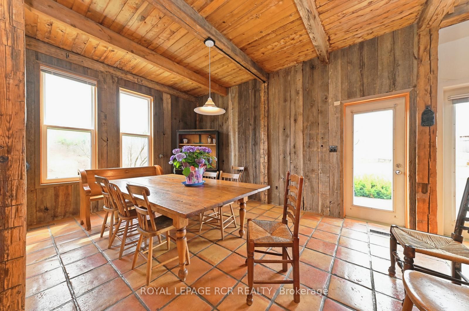 836206 4th Line Property Photo 11