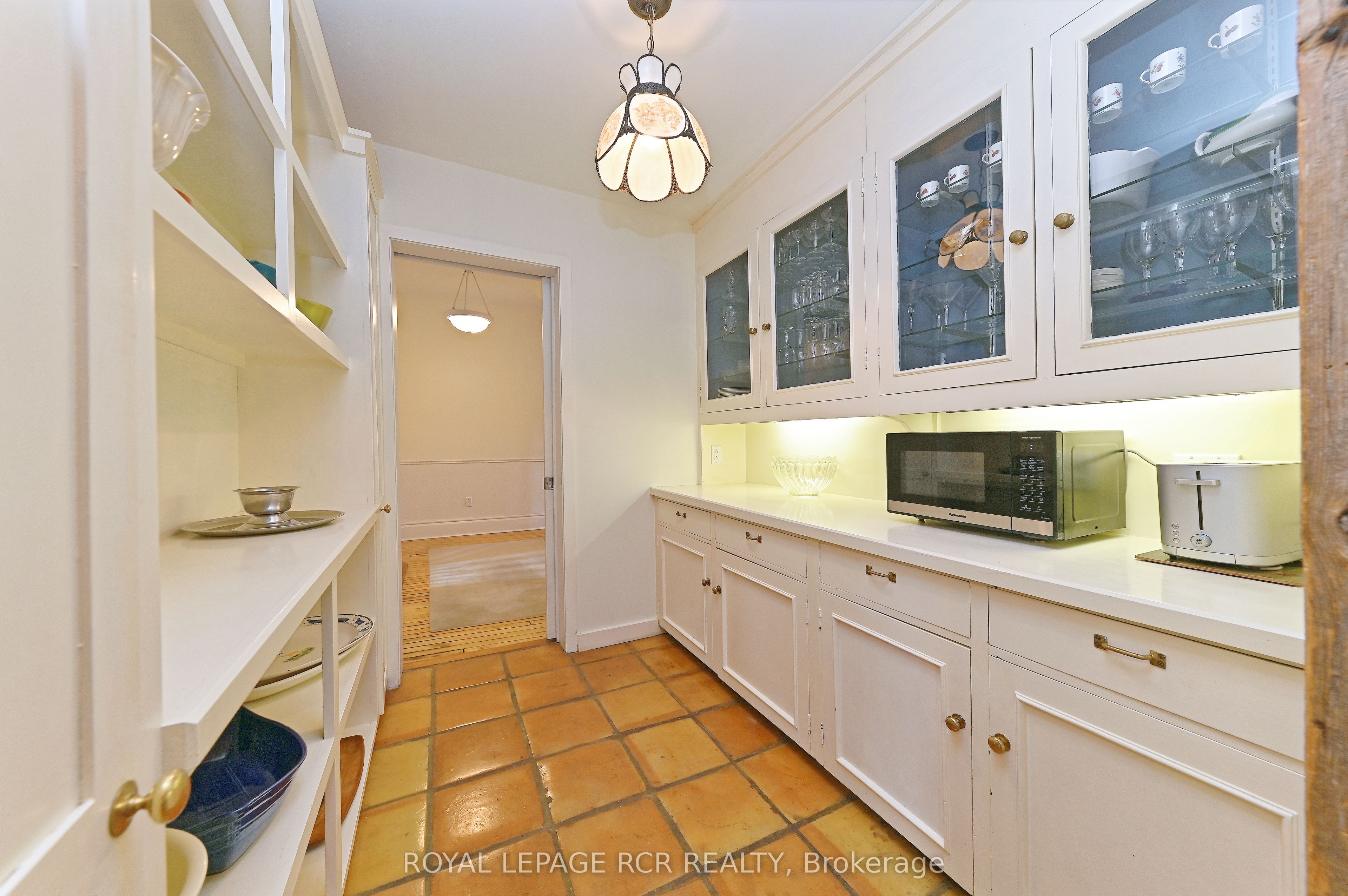 836206 4th Line Property Photo 12