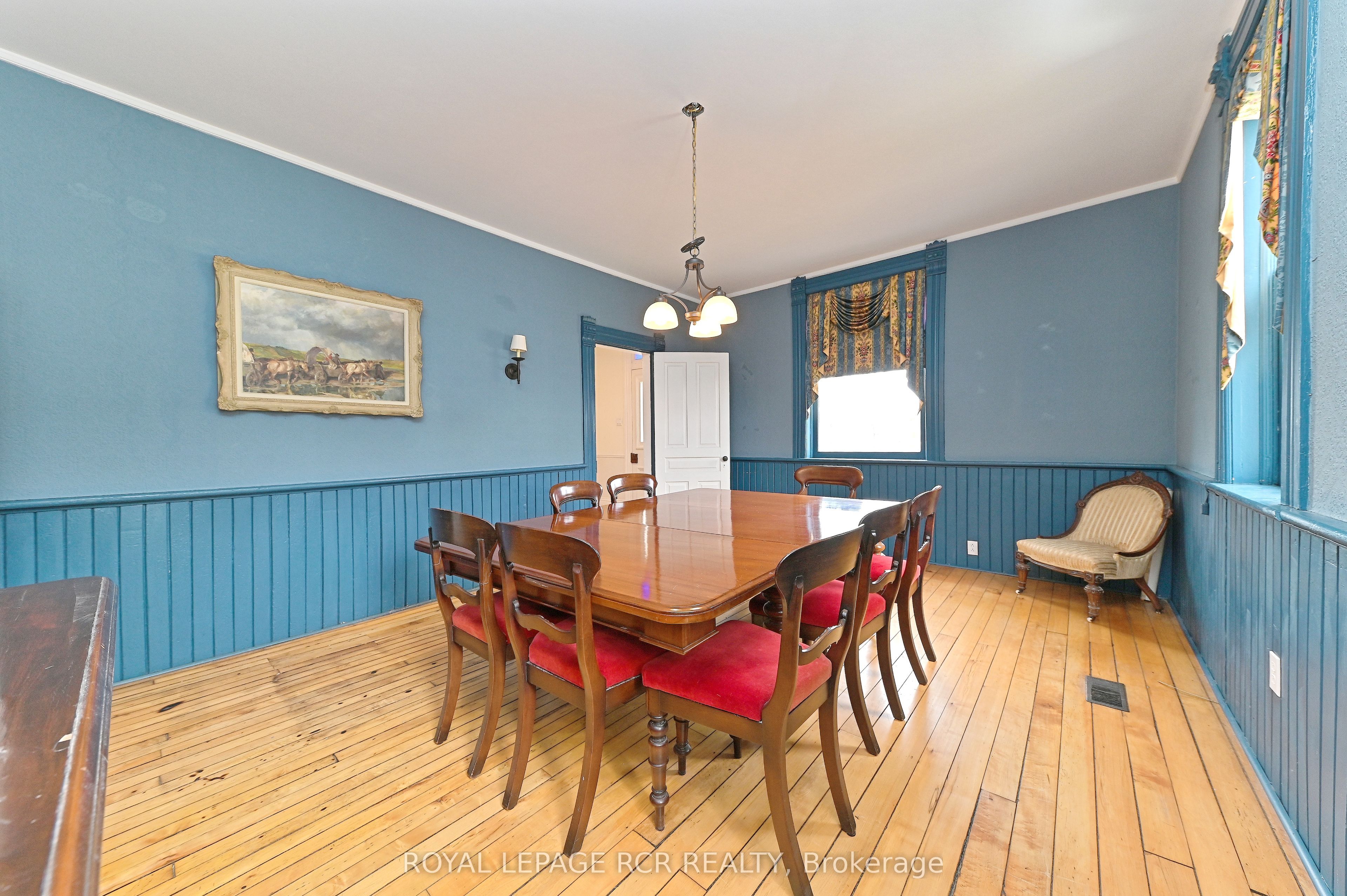 836206 4th Line Property Photo 13