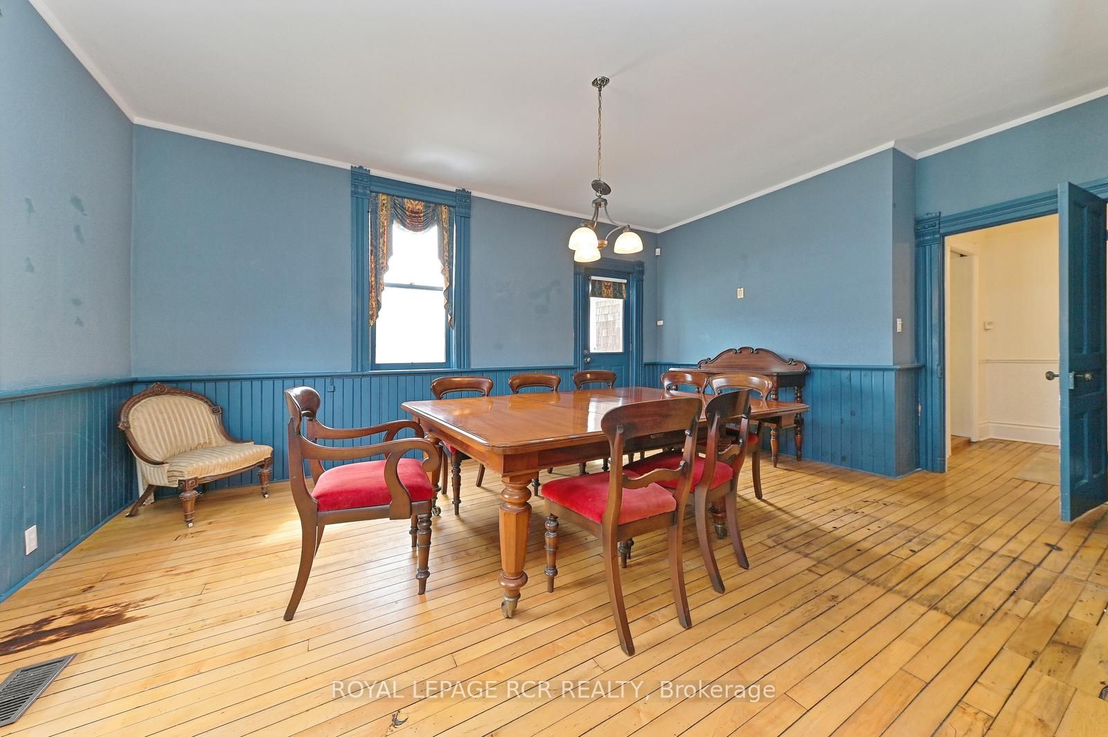 836206 4th Line Property Photo 14