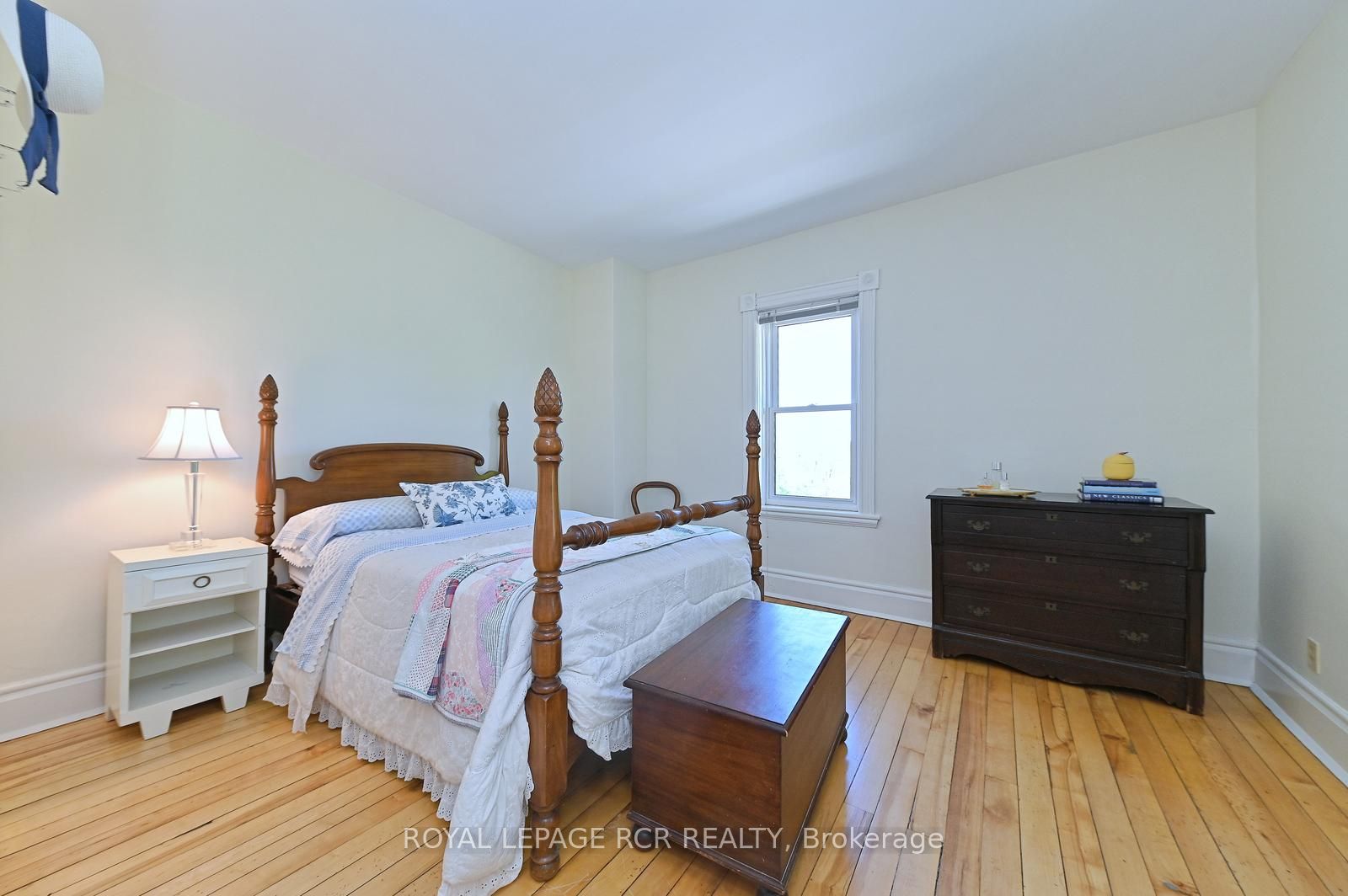 836206 4th Line Property Photo 20