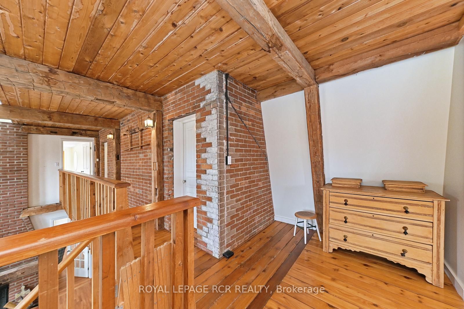 836206 4th Line Property Photo 30