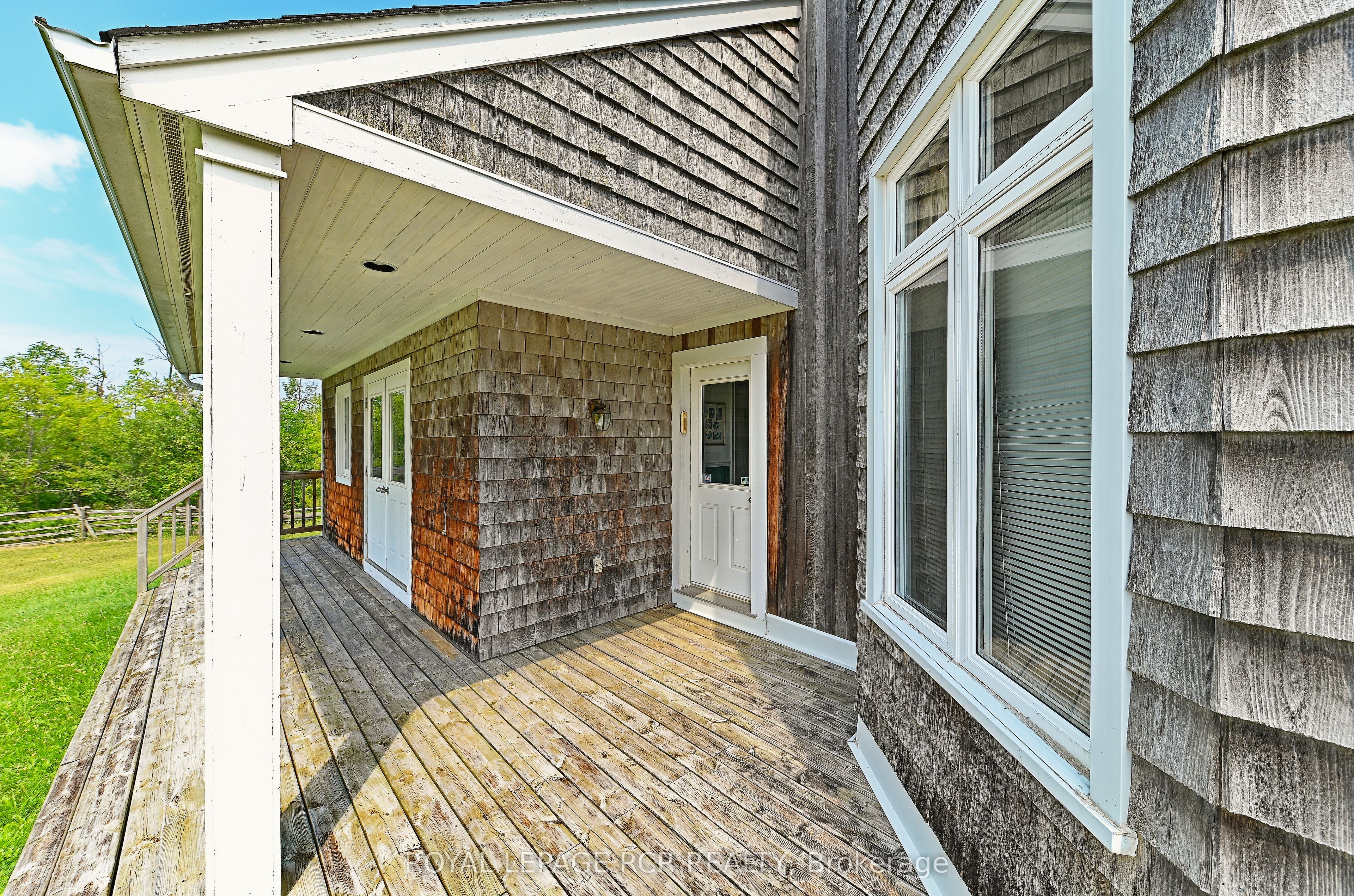 836206 4th Line Property Photo 37