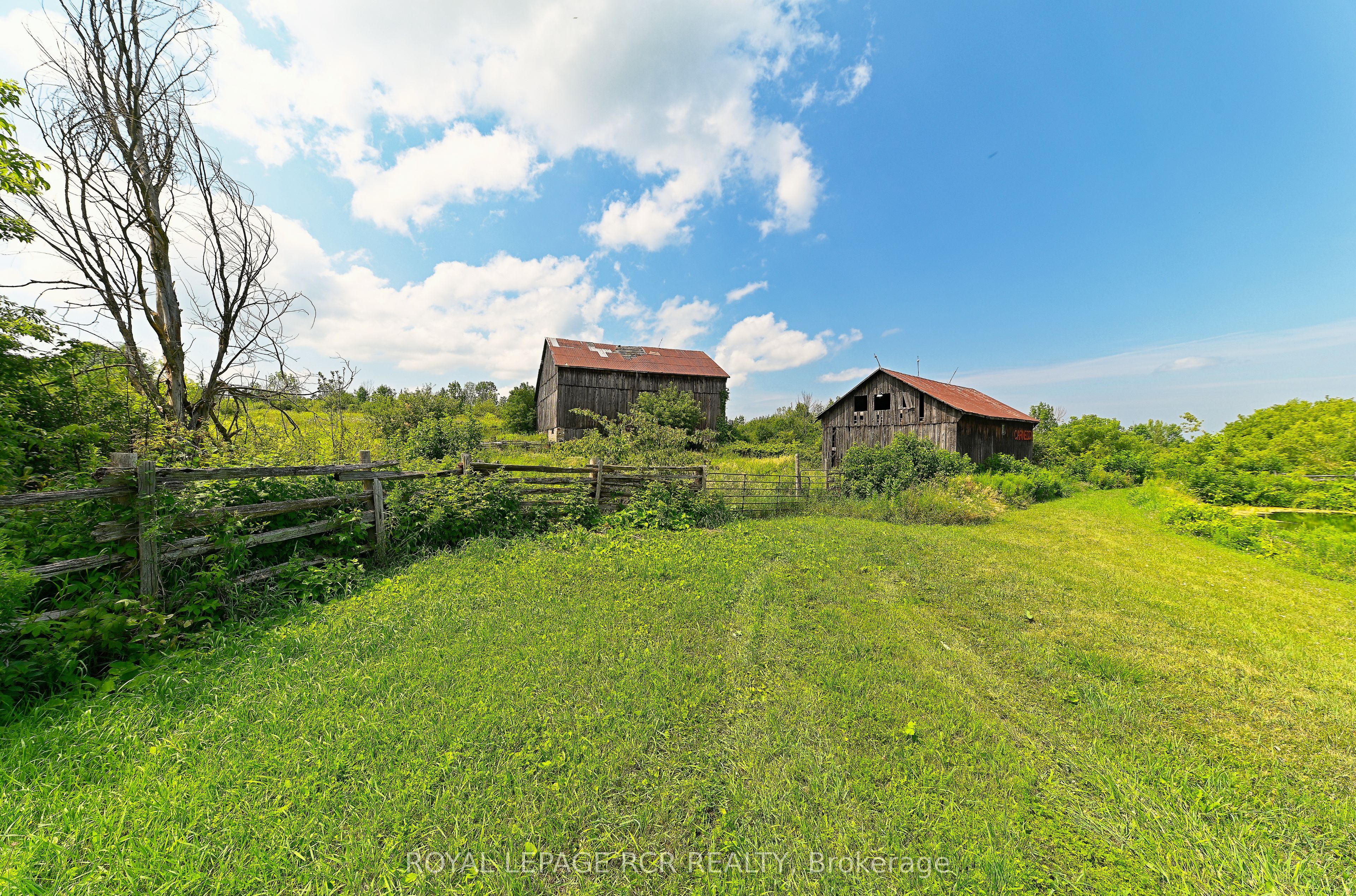 836206 4th Line Property Photo 43