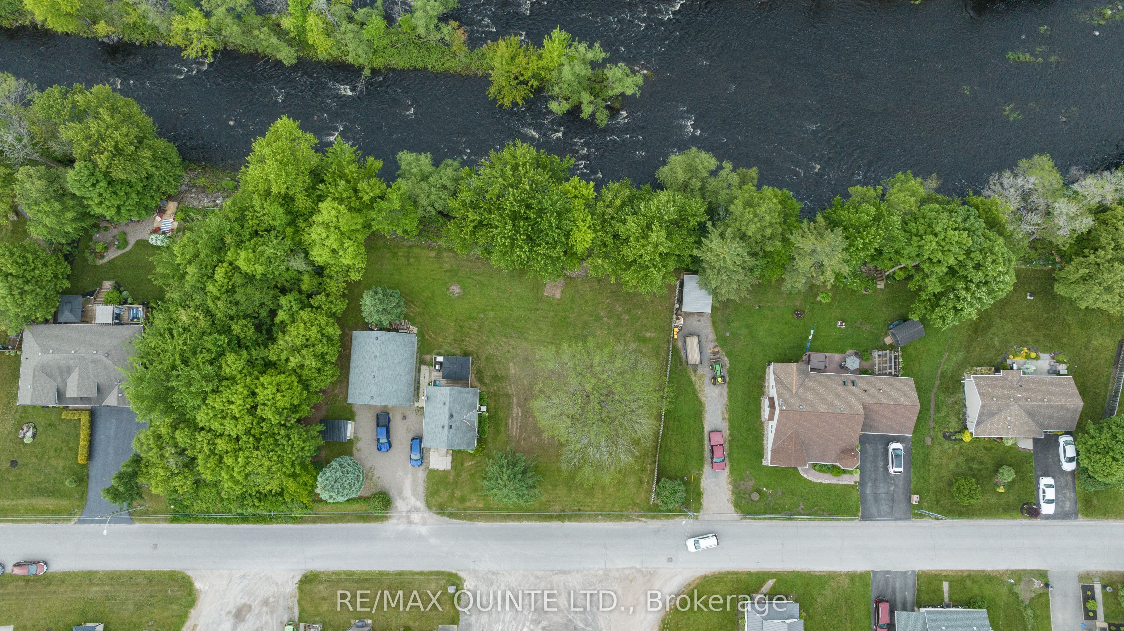 210 Alexander Street Property Photo 5