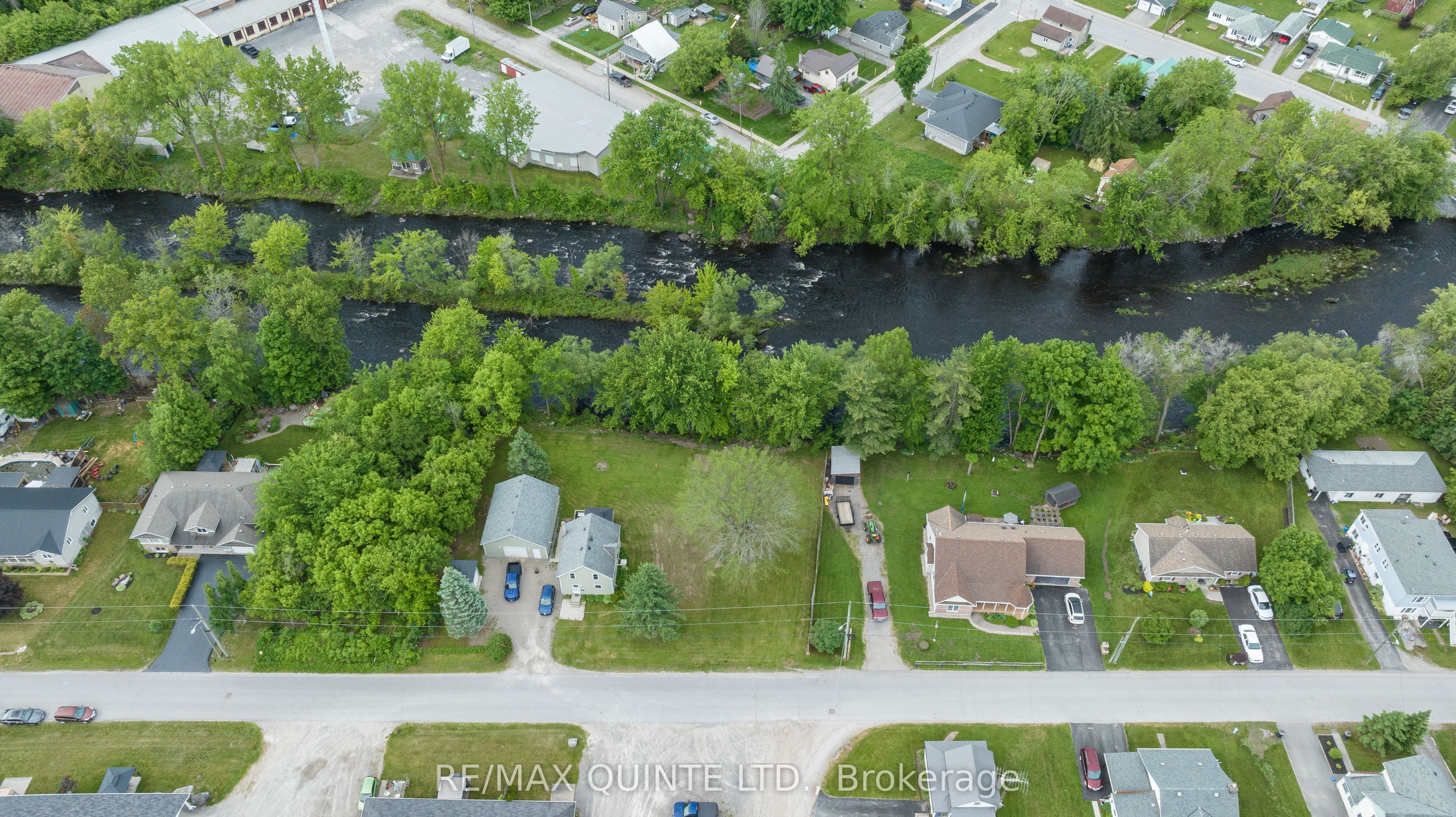 210 Alexander Street Property Photo 7