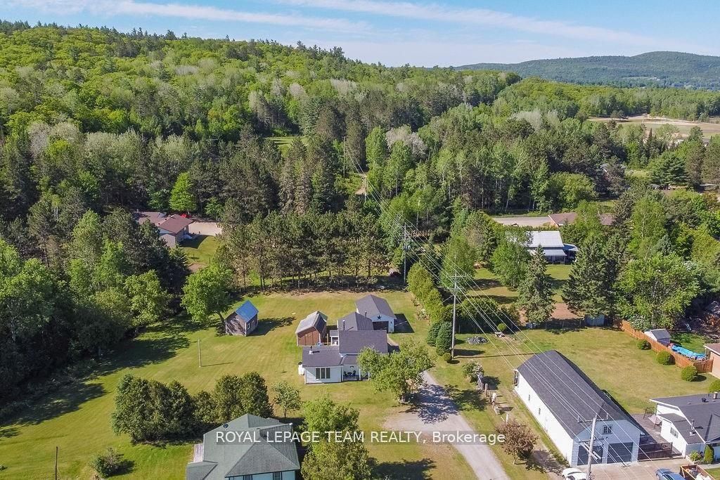 3709 Old Barrys Bay Road Property Photo 5