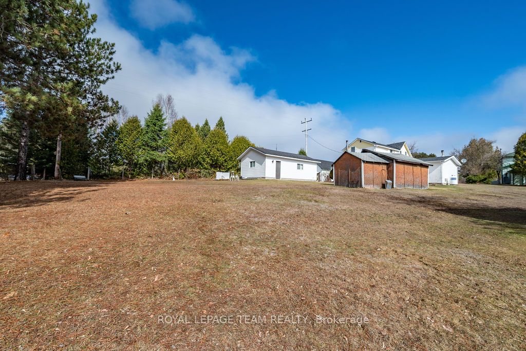 3709 Old Barrys Bay Road Property Photo 10