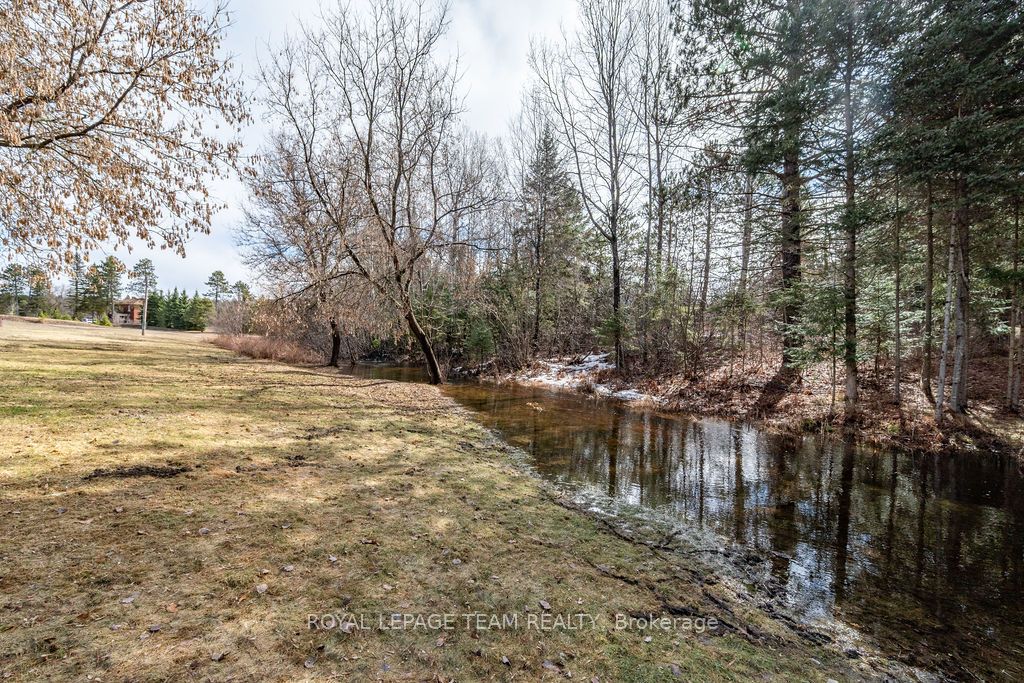 3709 Old Barrys Bay Road Property Photo 11