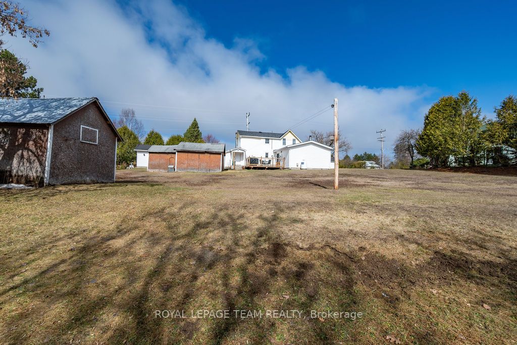 3709 Old Barrys Bay Road Property Photo 12
