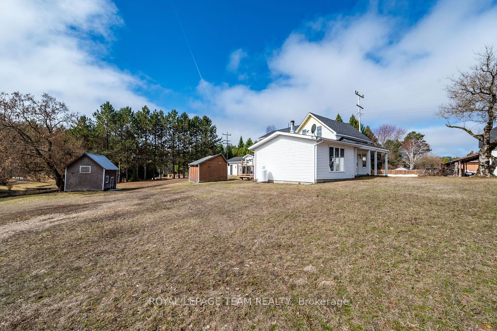 3709 Old Barrys Bay Road Property Photo 14