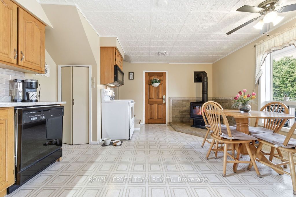 3709 Old Barrys Bay Road Property Photo 18
