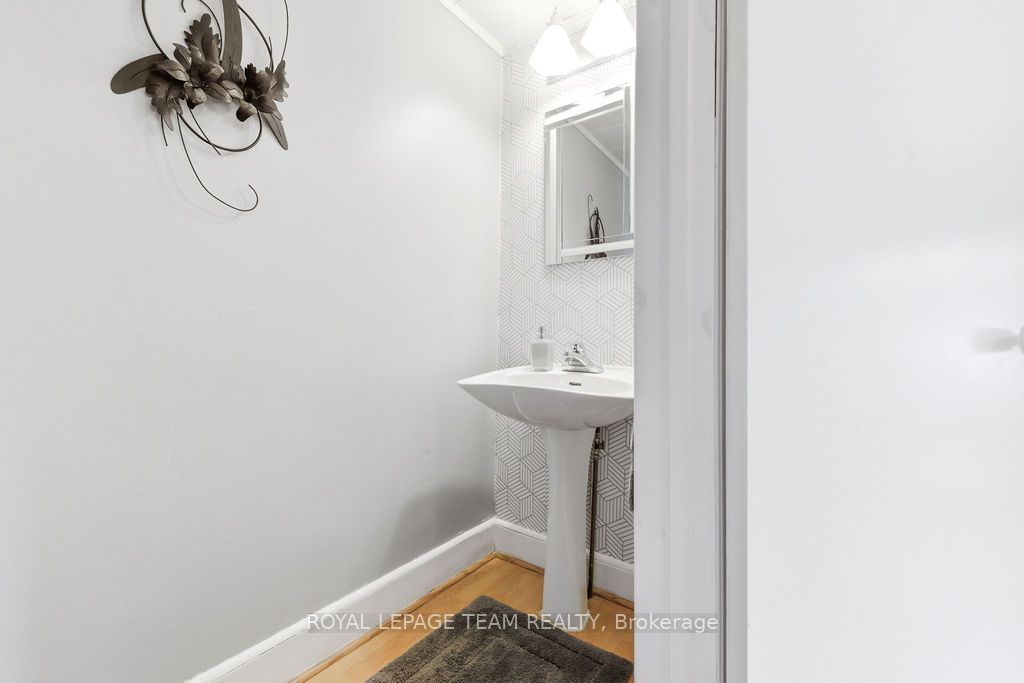 3709 Old Barrys Bay Road Property Photo 31