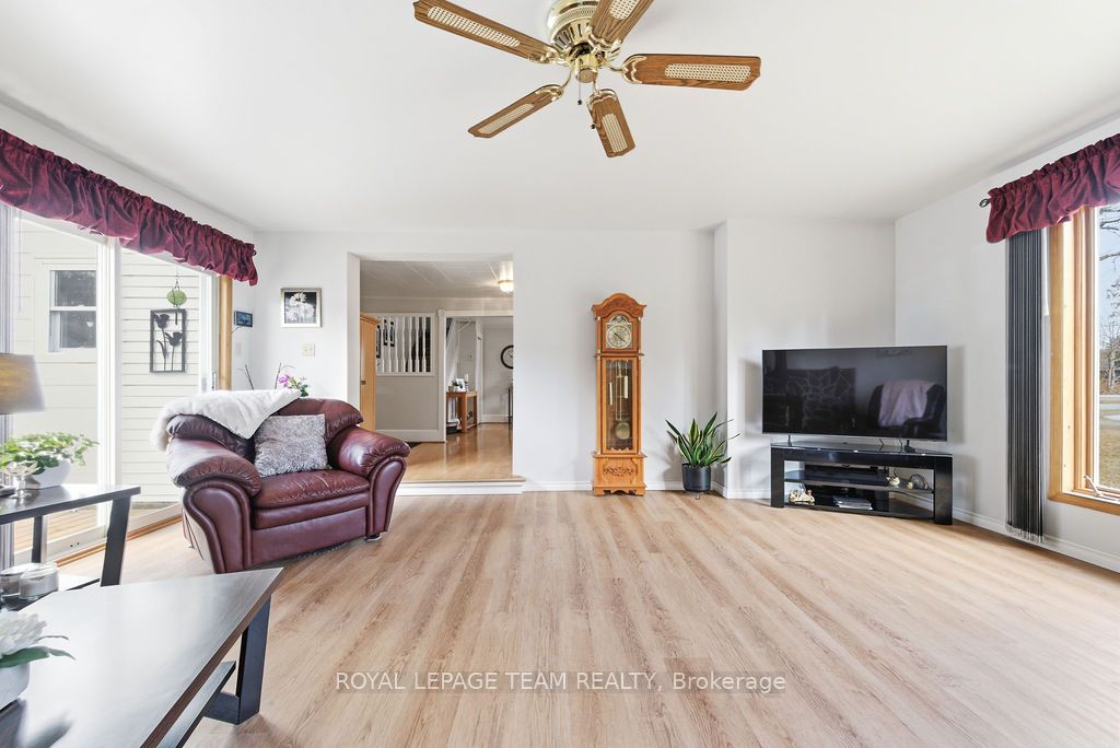 3709 Old Barrys Bay Road Property Photo 41